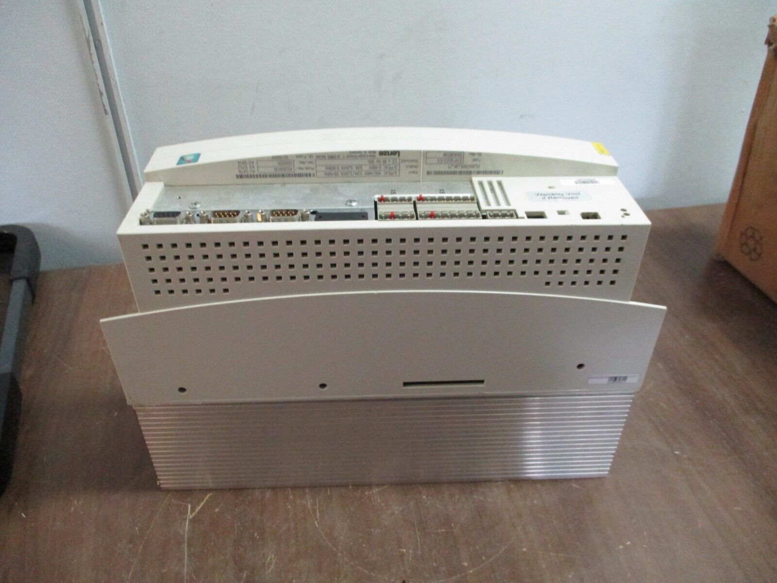 Lenze Servo Drive EVF9323-EV New Surplus