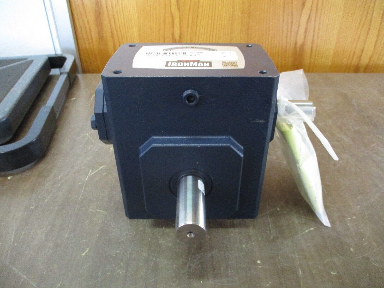 Grove Gear Ironman Reducer GRG8210001.00 Model #: GRG-B821-5-L Ratio 5:1 3.653HP