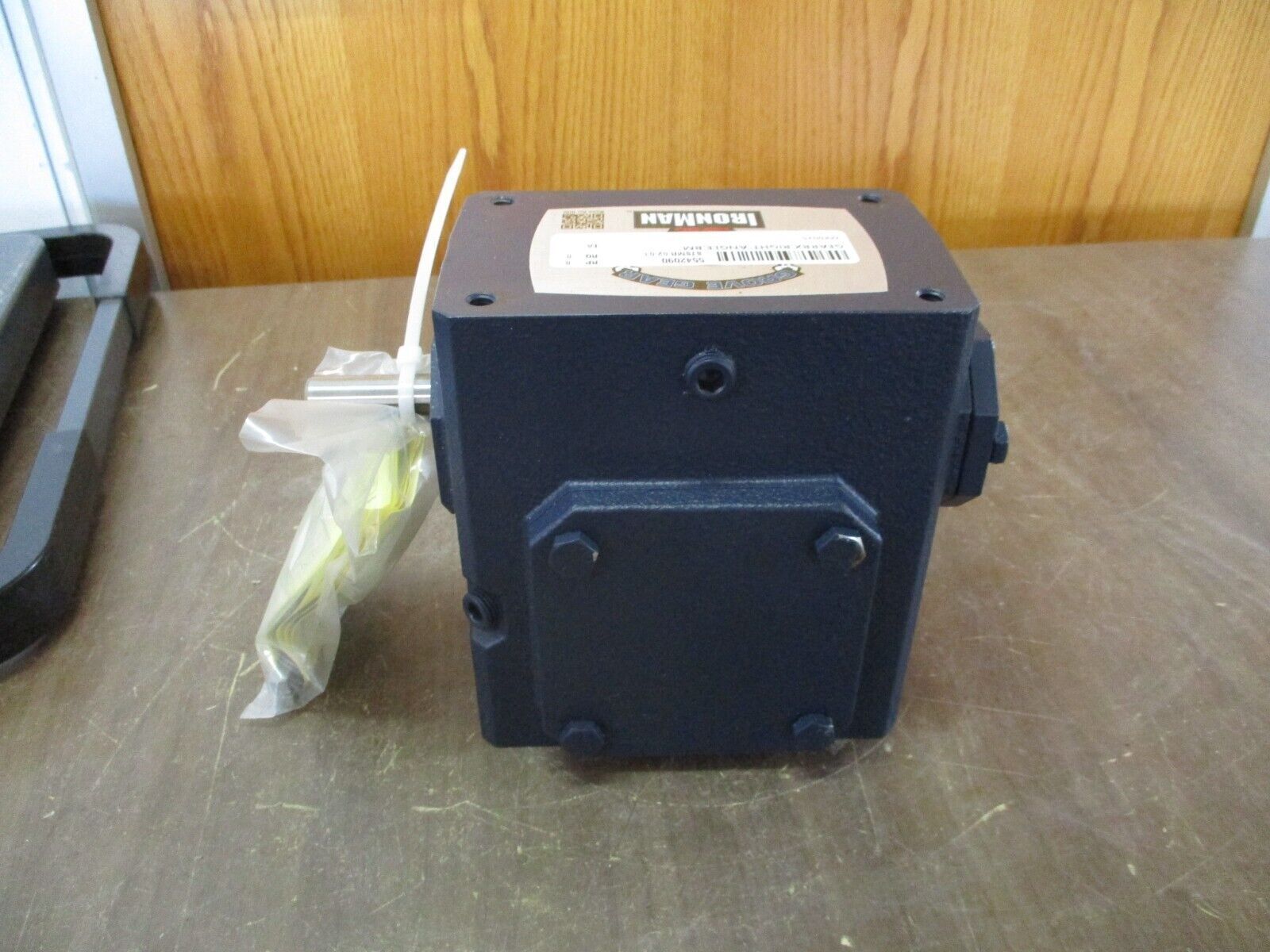Grove Gear Ironman Reducer GRG8210001.00 Model #: GRG-B821-5-L Ratio 5:1 3.653HP