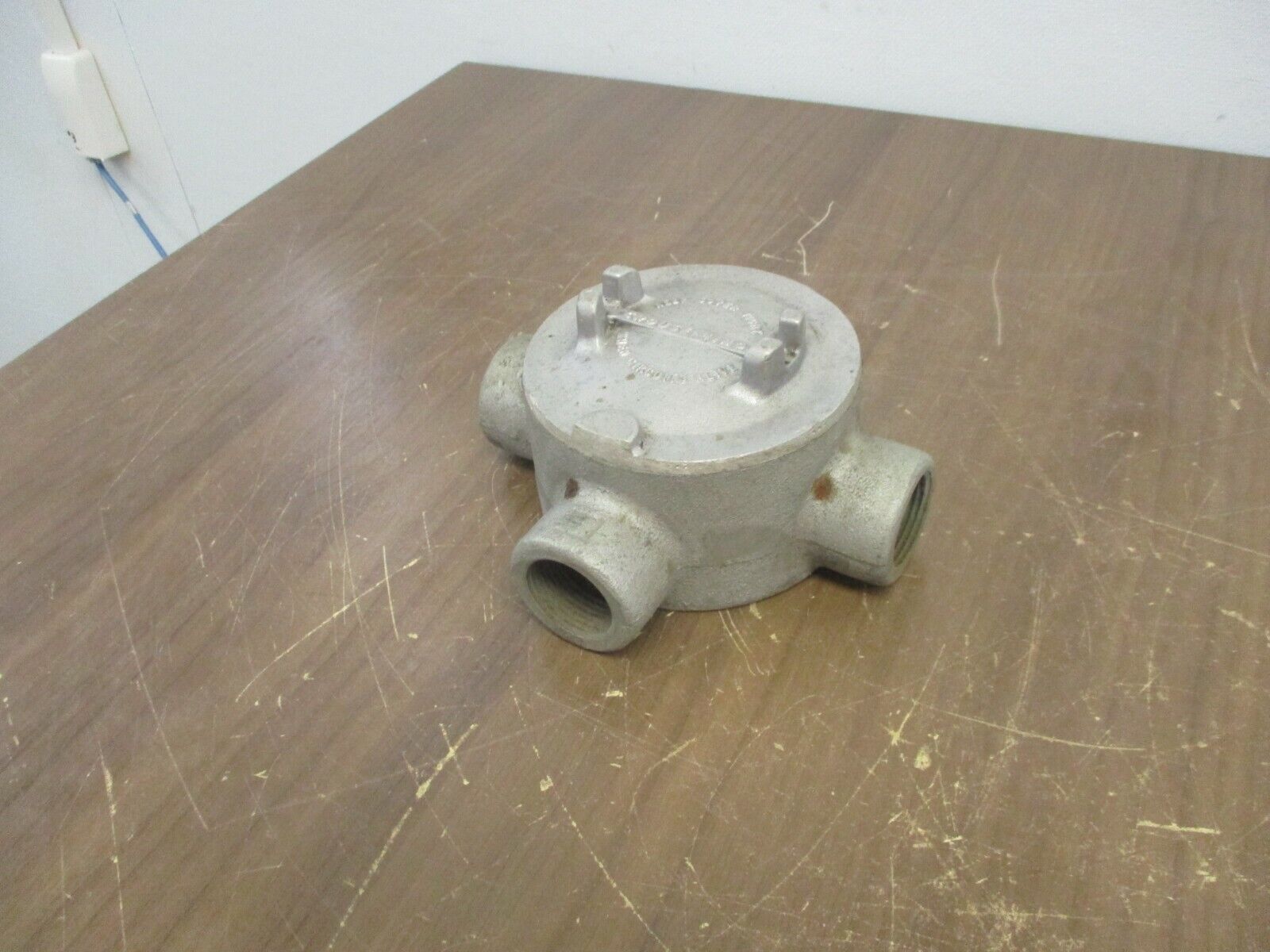 Crouse-Hinds Condulet Outlet Box GUAX 37 w/ Cover Used