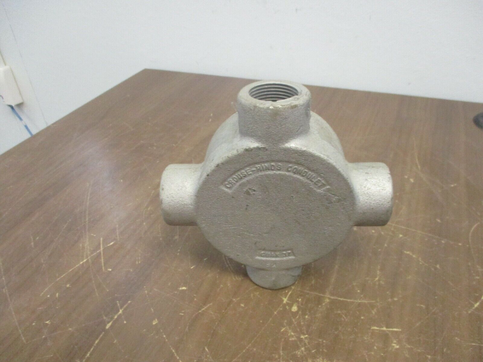 Crouse-Hinds Condulet Outlet Box GUAX 37 w/ Cover Used