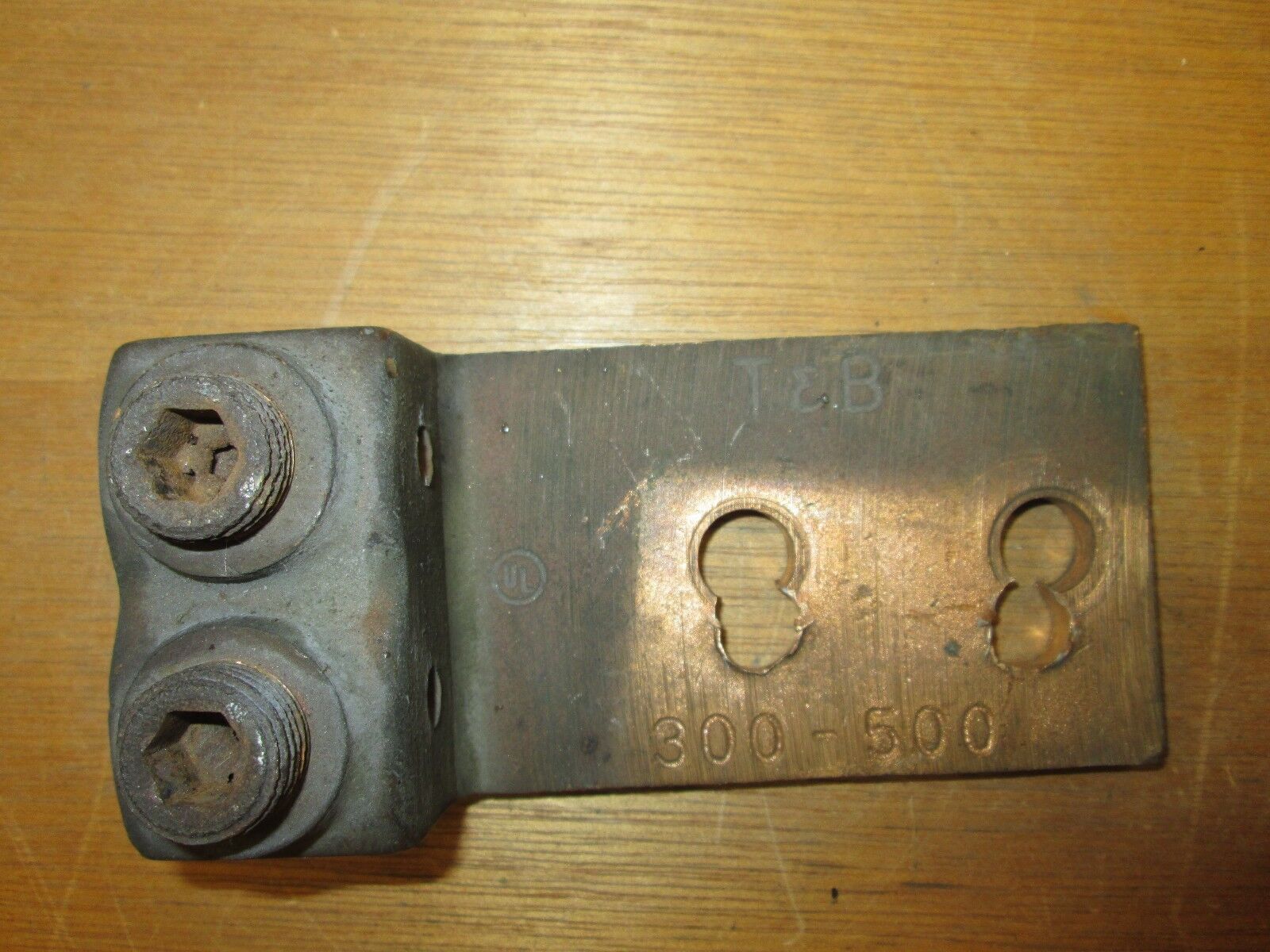 T & B Copper Mechanical Lug 300-500MCM 2W Used 2nd set of bolt holes drilled in