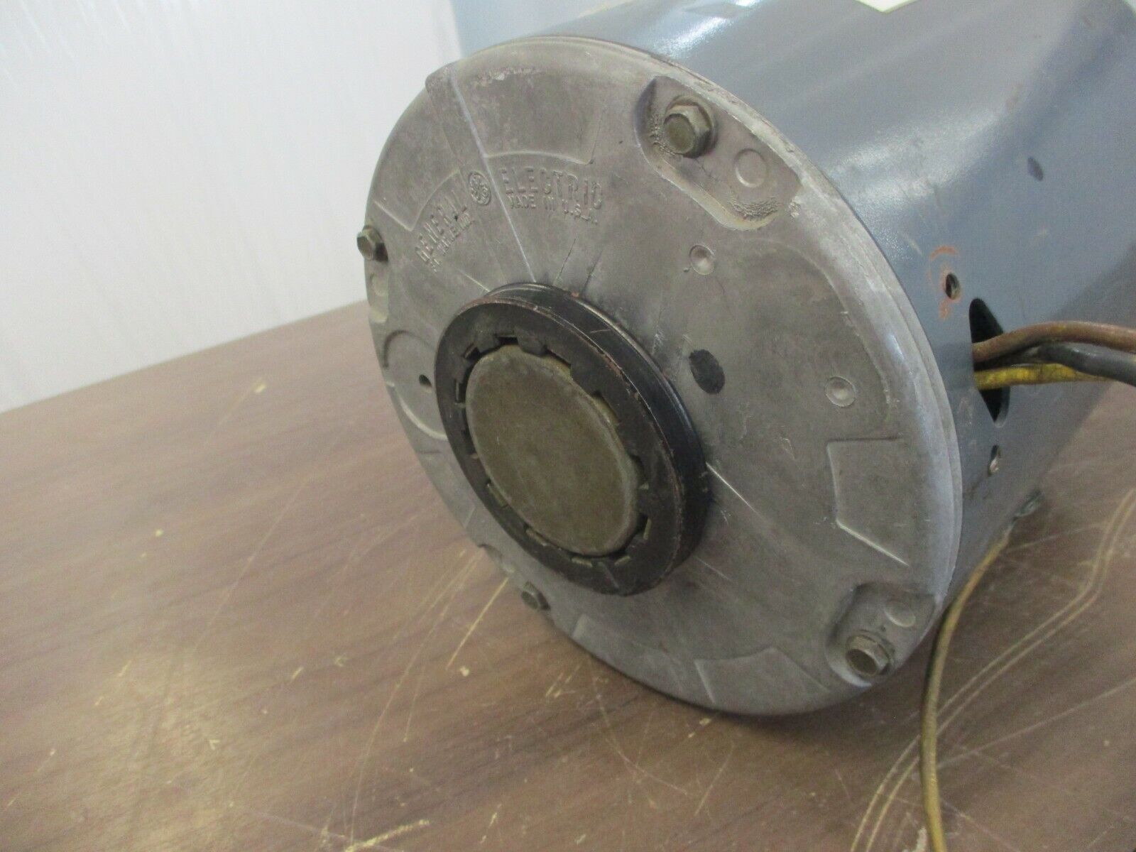 GE AC Motor 5KCP39SGH916S 1/2HP 1050RPM 208-230V 3.00A 1Ph 60Hz Used