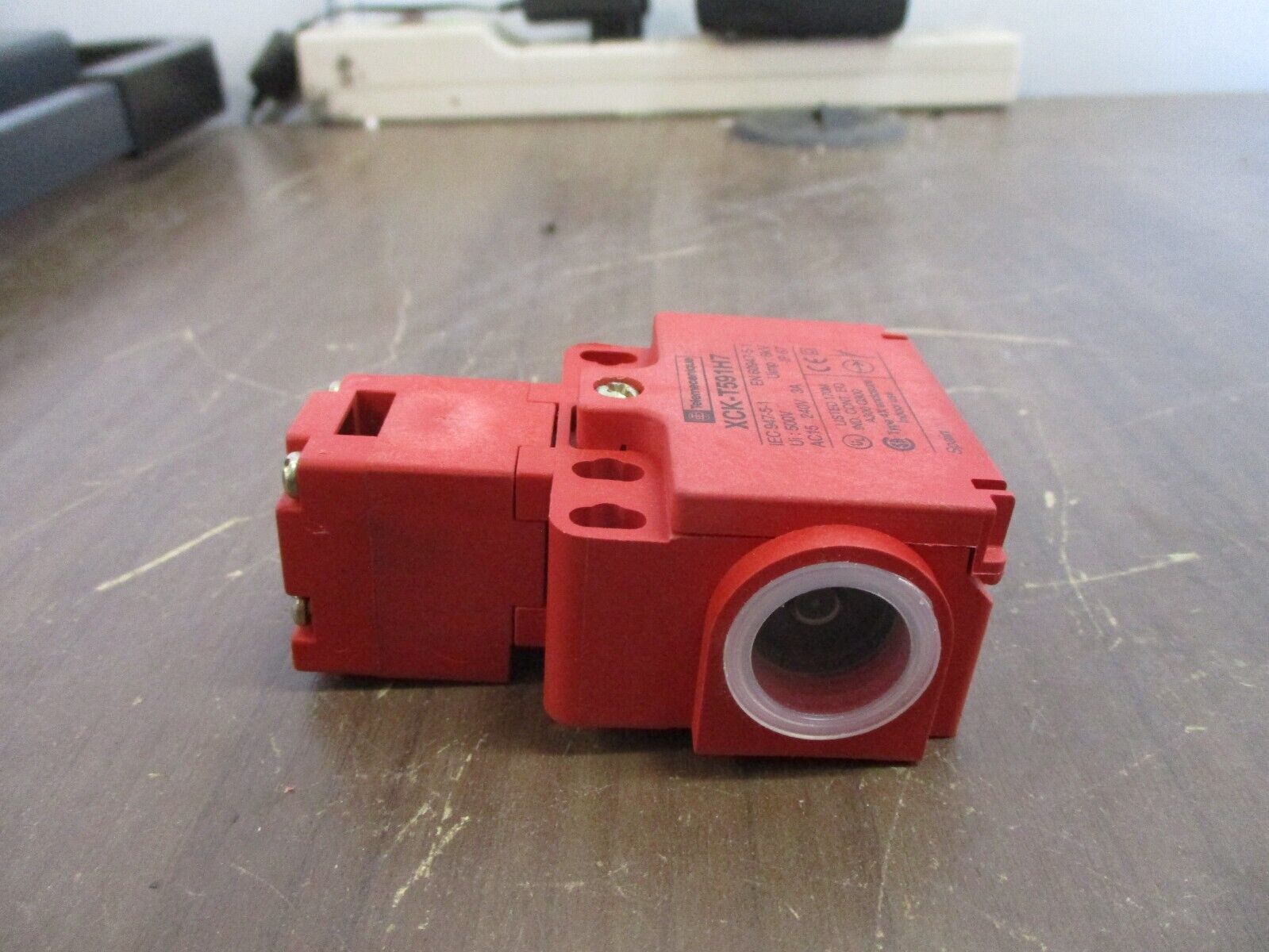 Telemecanique Limit Switch XCK T591H7 New Surplus
