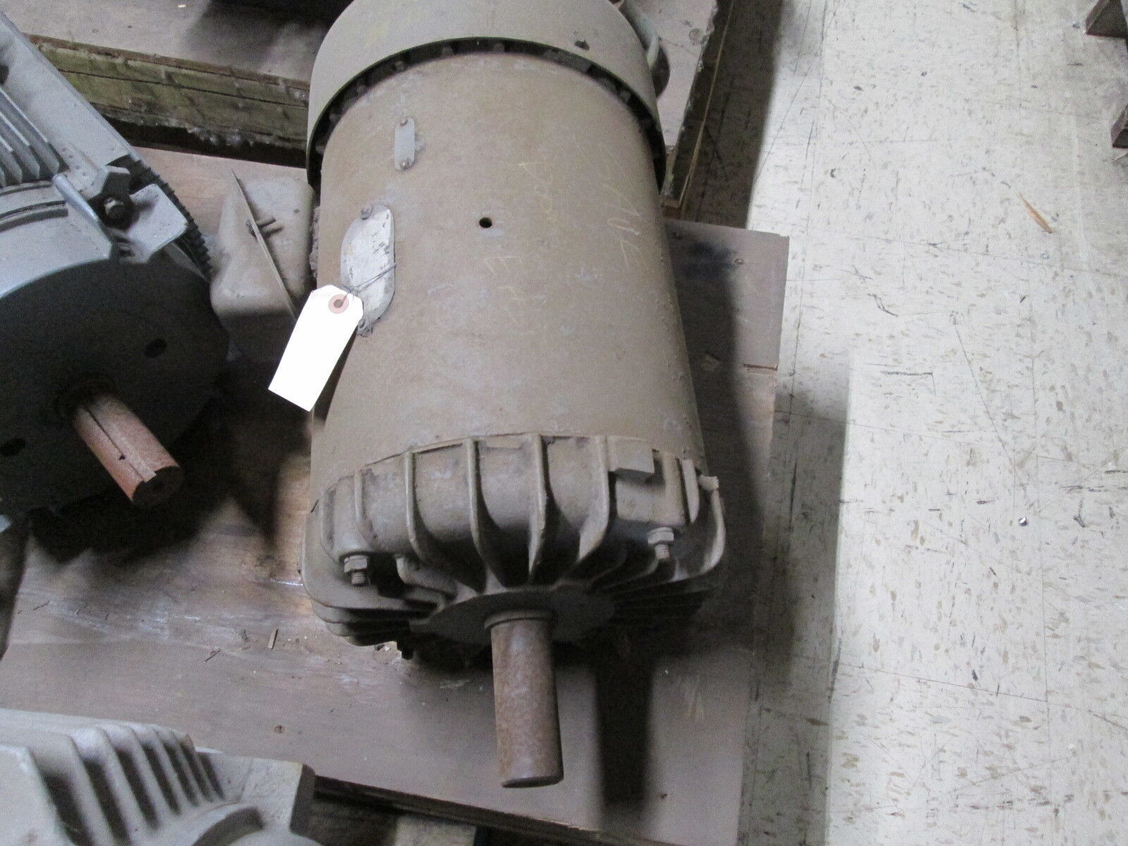 Unbranded AC Motor D27058M 40HP 1800RPM FR: L254T 230/460V 38.0/19.09A Used