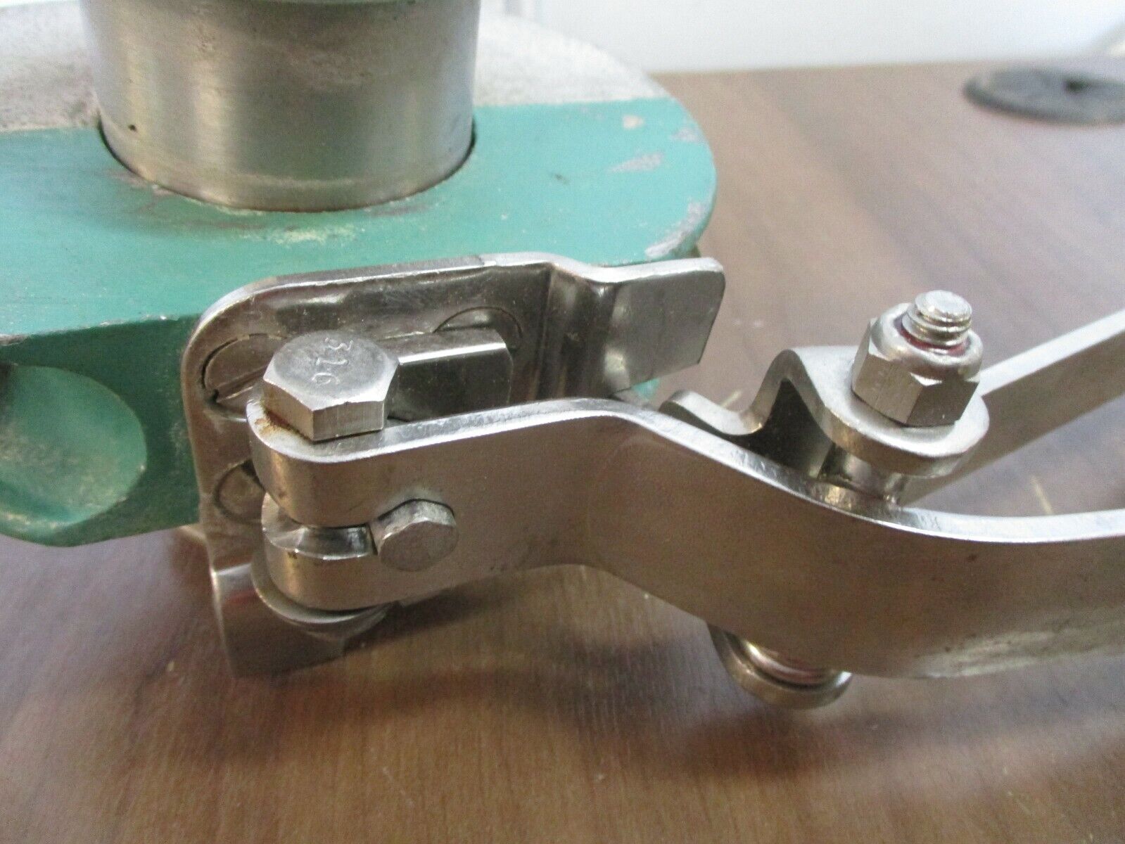 Ladish Tri-Clover Tri-Flo Tube O.D. Butterfly Valve Size: 2" Used