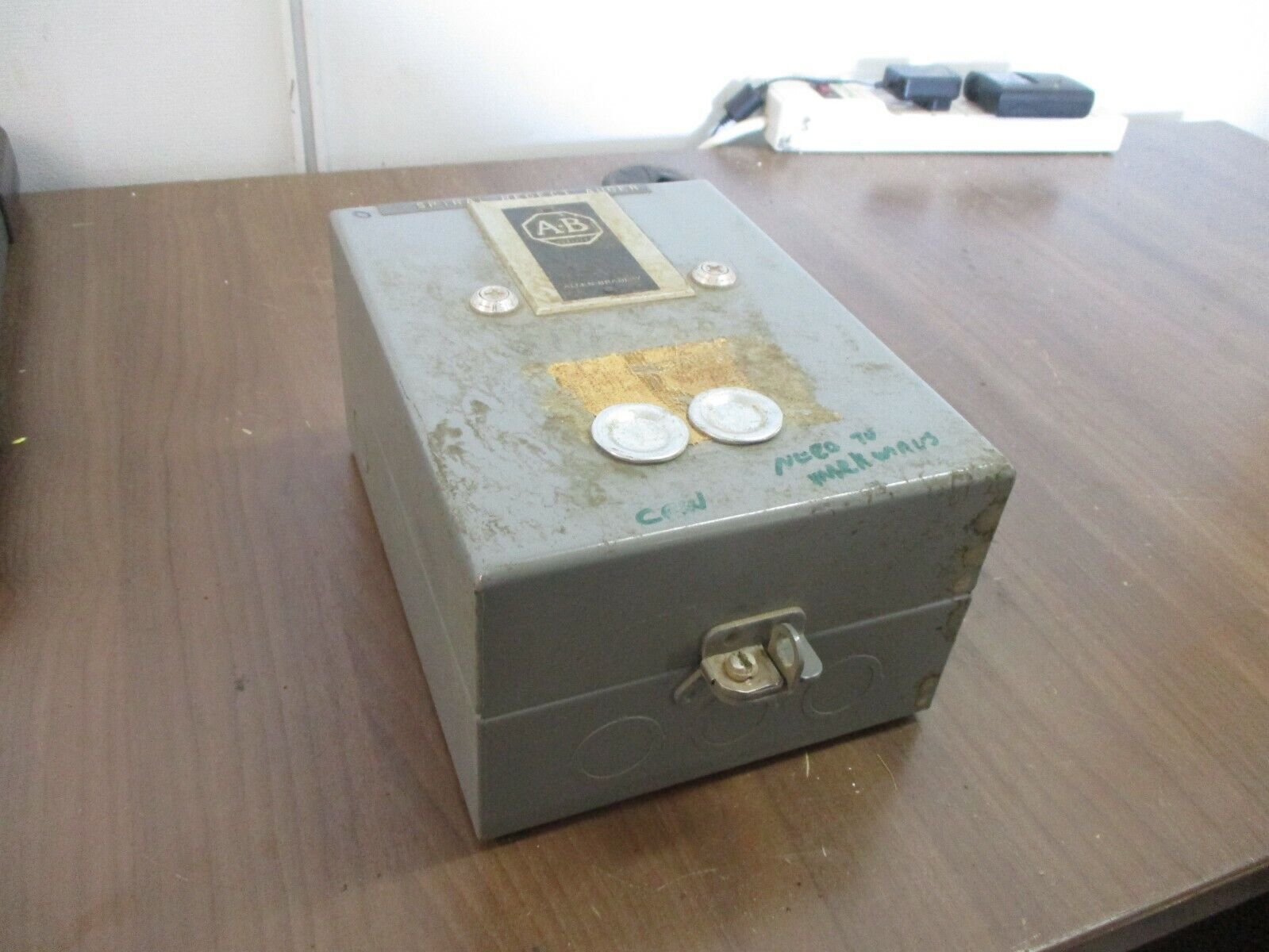 Allen-Bradley Enclosed Size 00 Starter 709-TOA103 Ser. K 230-240V Coil Used