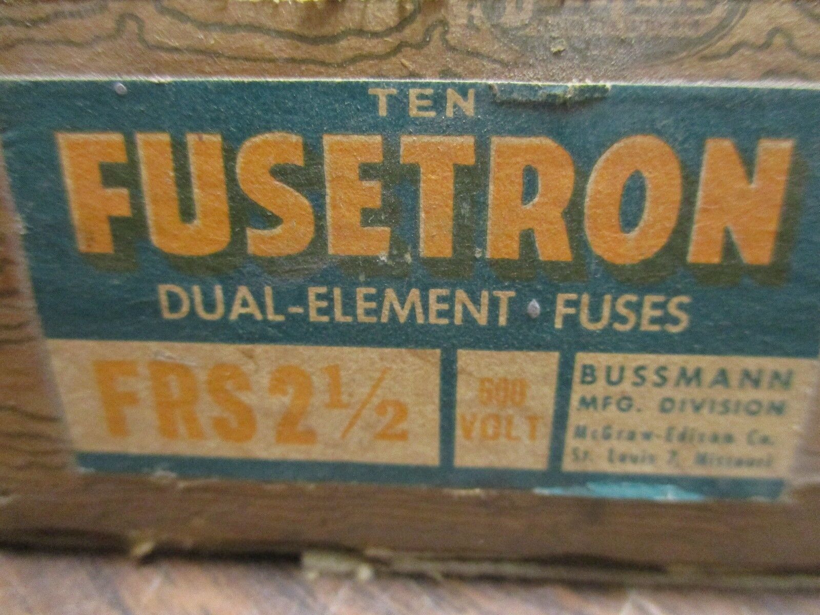 Bussmann Fusetron Fuse FRS2½ 600V 2½A *Box of 8* New Surplus
