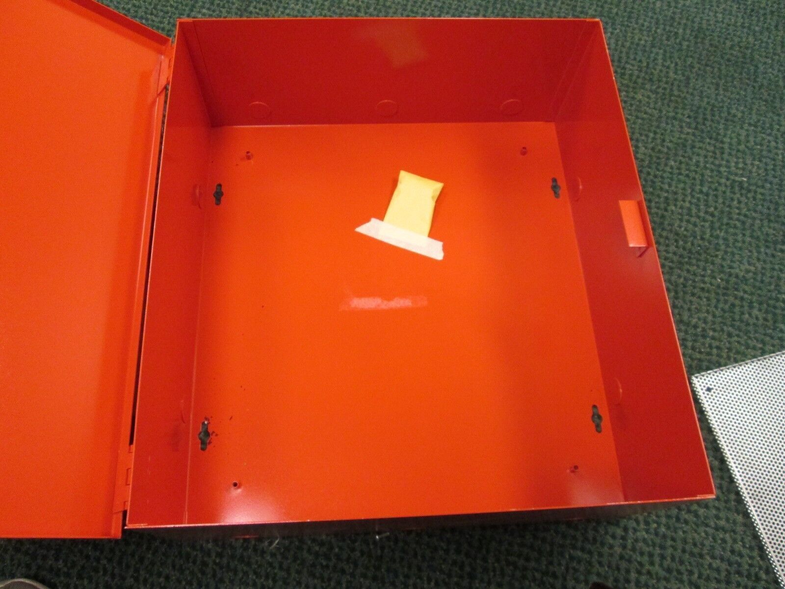 Nema 1 Enclosure, 20"X 18"X 7", Locking, Key included, With backplate, New
