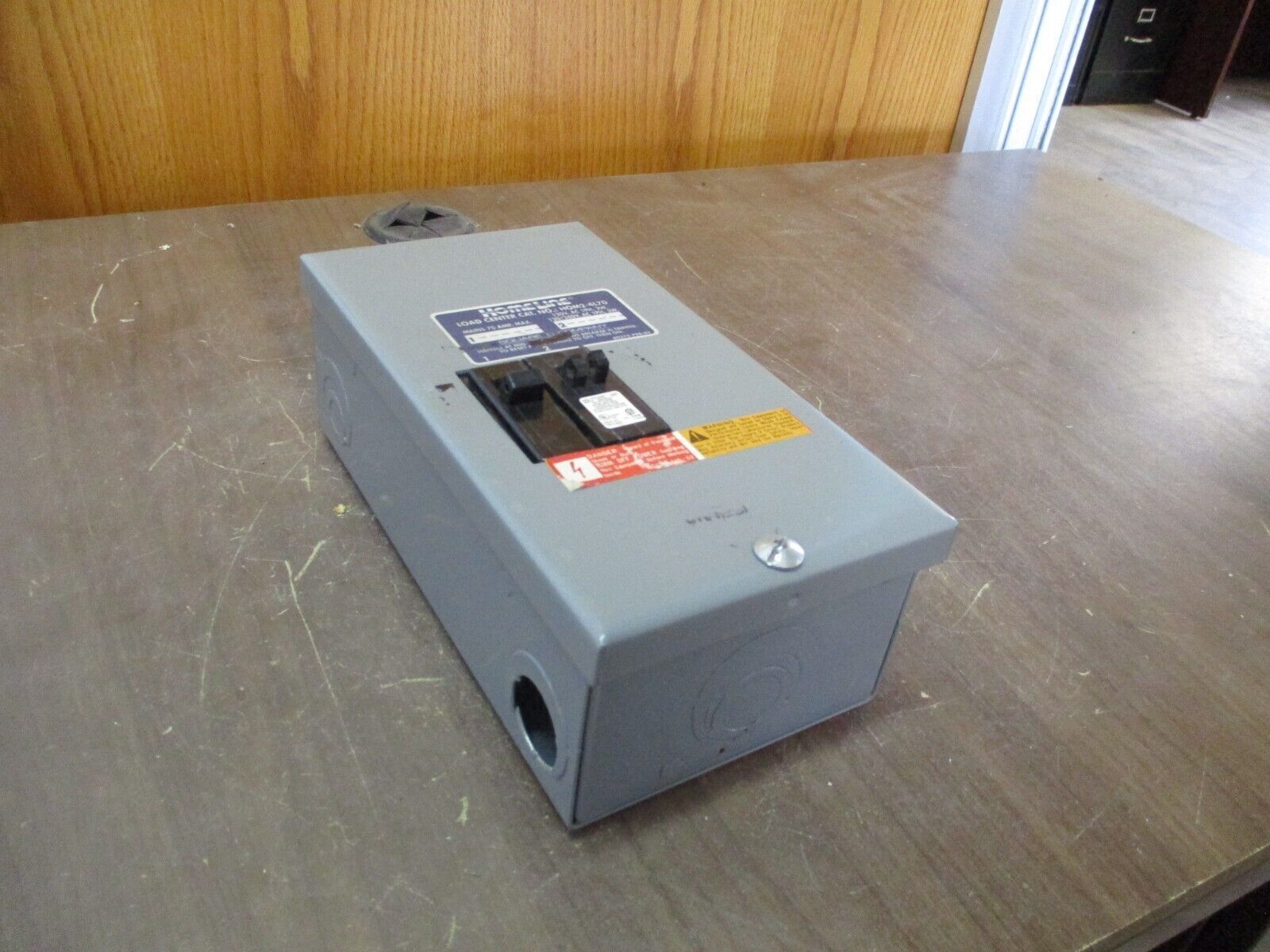 Square D Home Line Load Center HOM2-4L70 70A 120/240V 1Ph Used