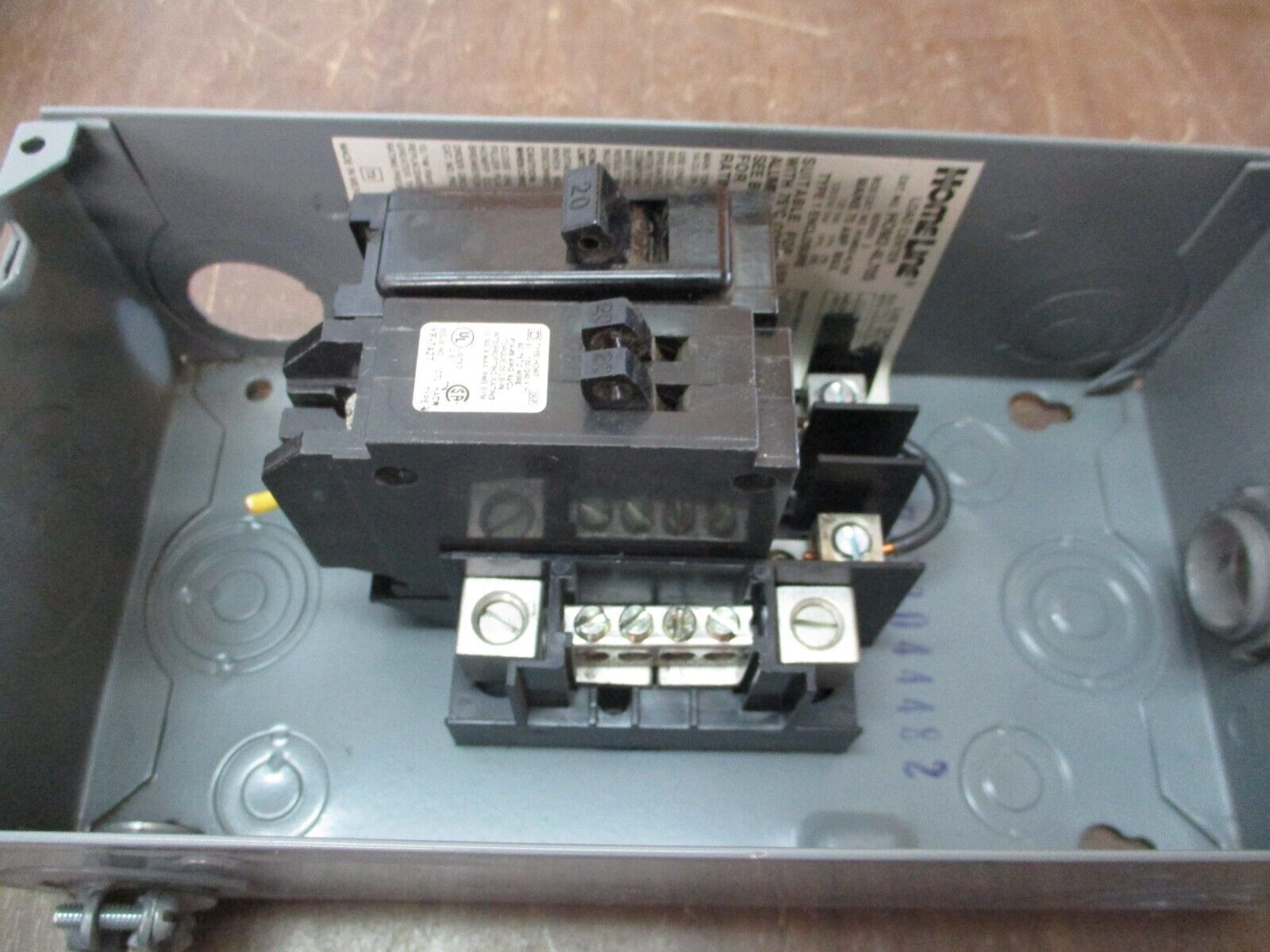 Square D Home Line Load Center HOM2-4L70 70A 120/240V 1Ph Used