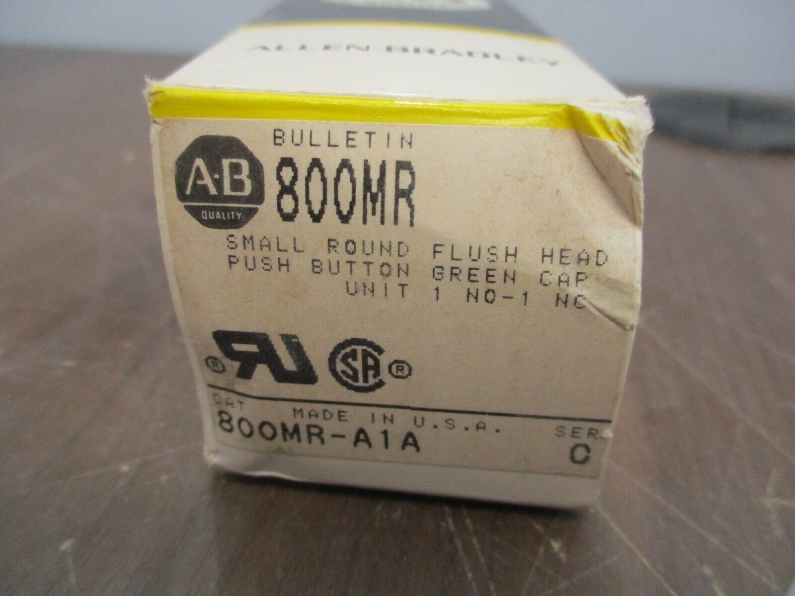Allen-Bradley Flush Head Push Button 800MR-A1A Ser. C Green Cap New Surplus