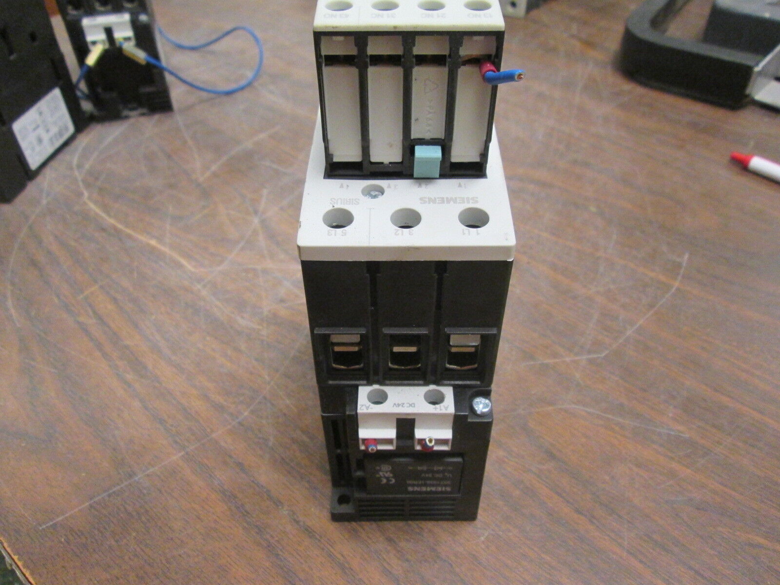 Siemens Sirius Contact 3RT1035-1B..4 24VDC Coil Used