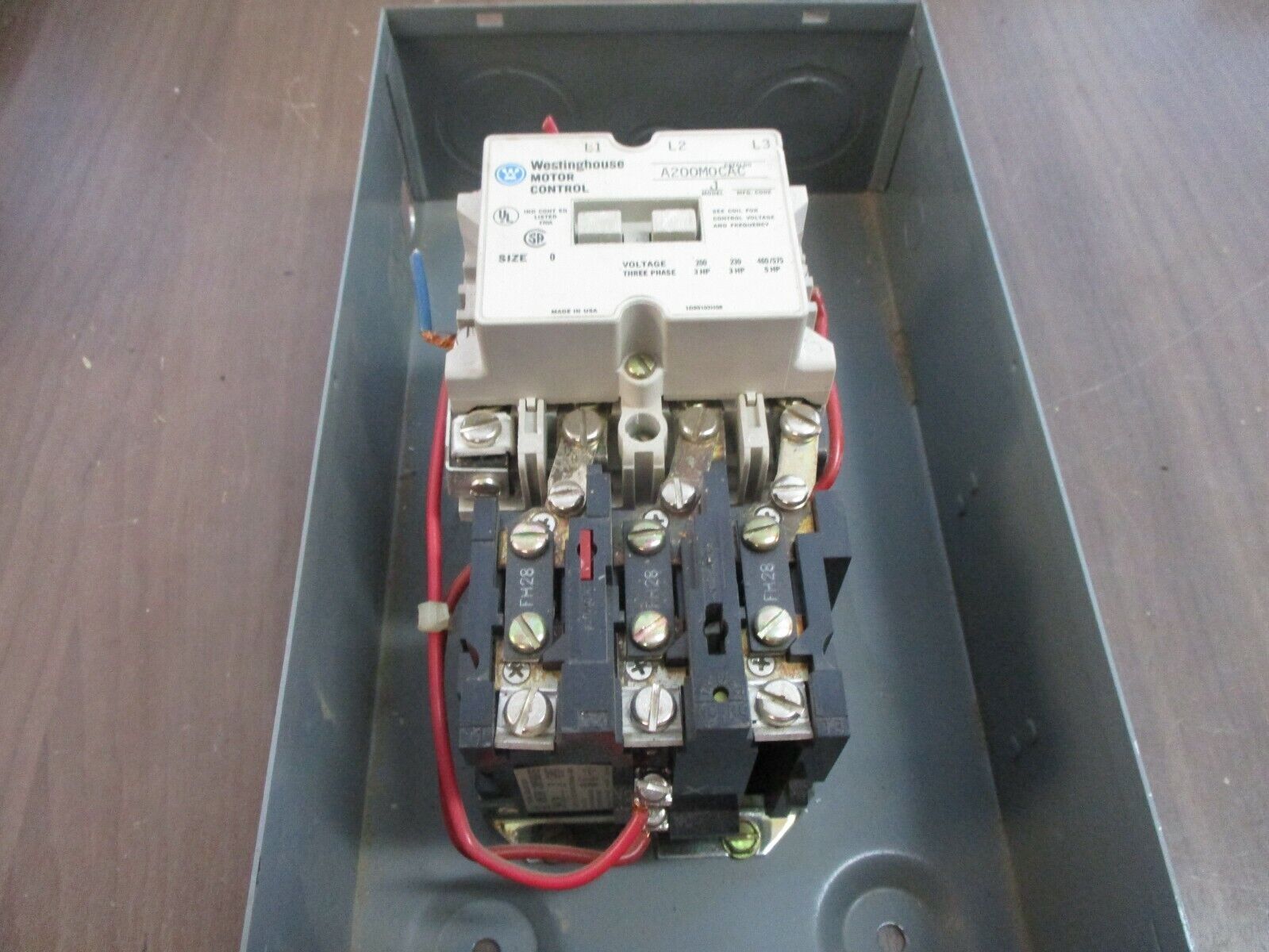 Westinghouse Enclosed Size 0 Starter A200MOCAC 240V Coil Type 1 Enclosure Used