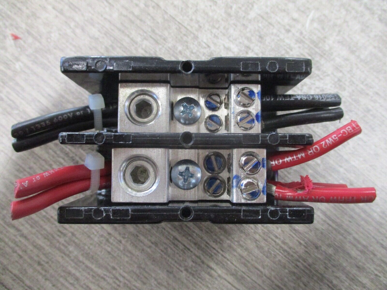 Marathon Power Distribution Block 1422570 175A 600V 2P Used