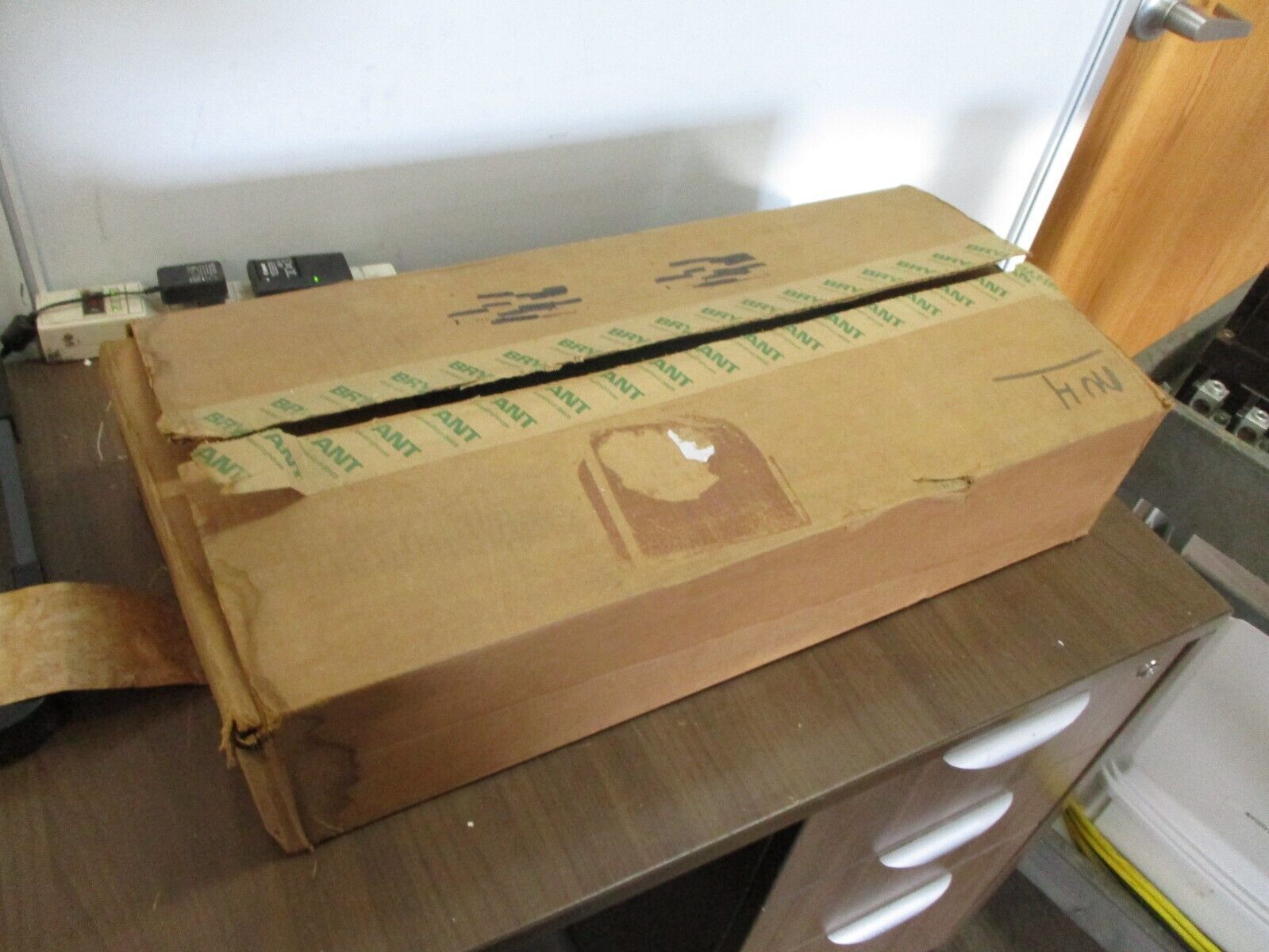 Bryant 3R Main Lug Load Center BJ3R1N 225A 120/208/240V 3Ph New Surplus
