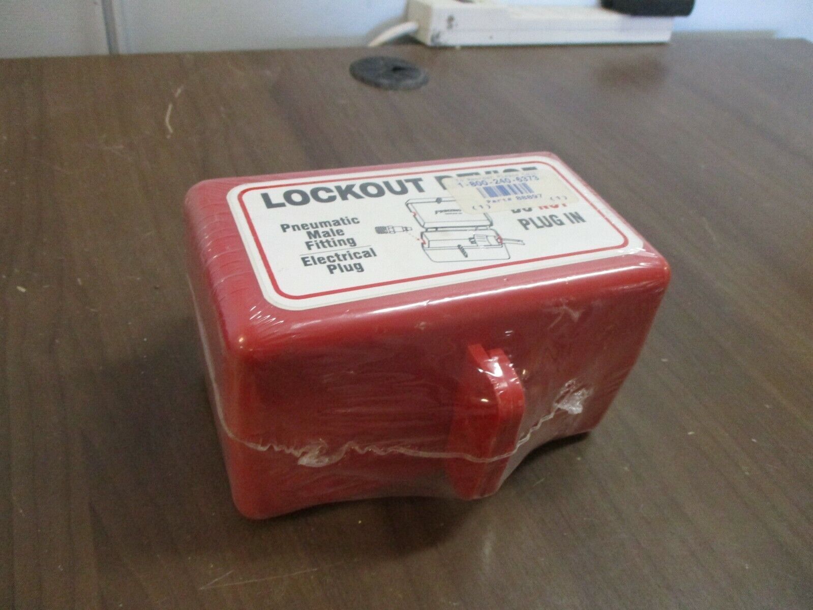 Brady Prinzing Lockout Device 88897 Pneumatic Male Fitting Electrical Plug