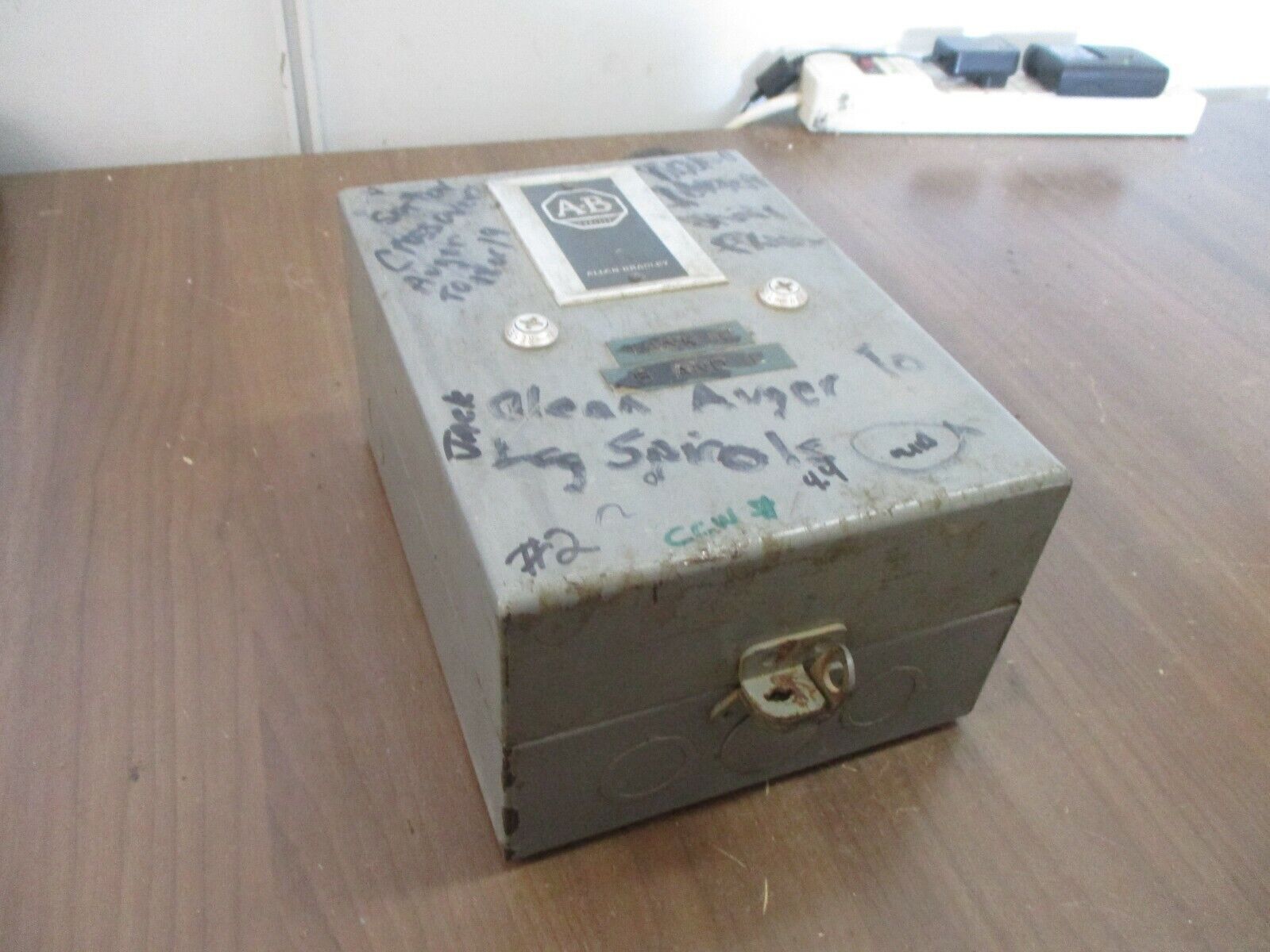 Allen-Bradley Size 1 Starter 709-AOD103 200-230V Type 1 Enclosure Used