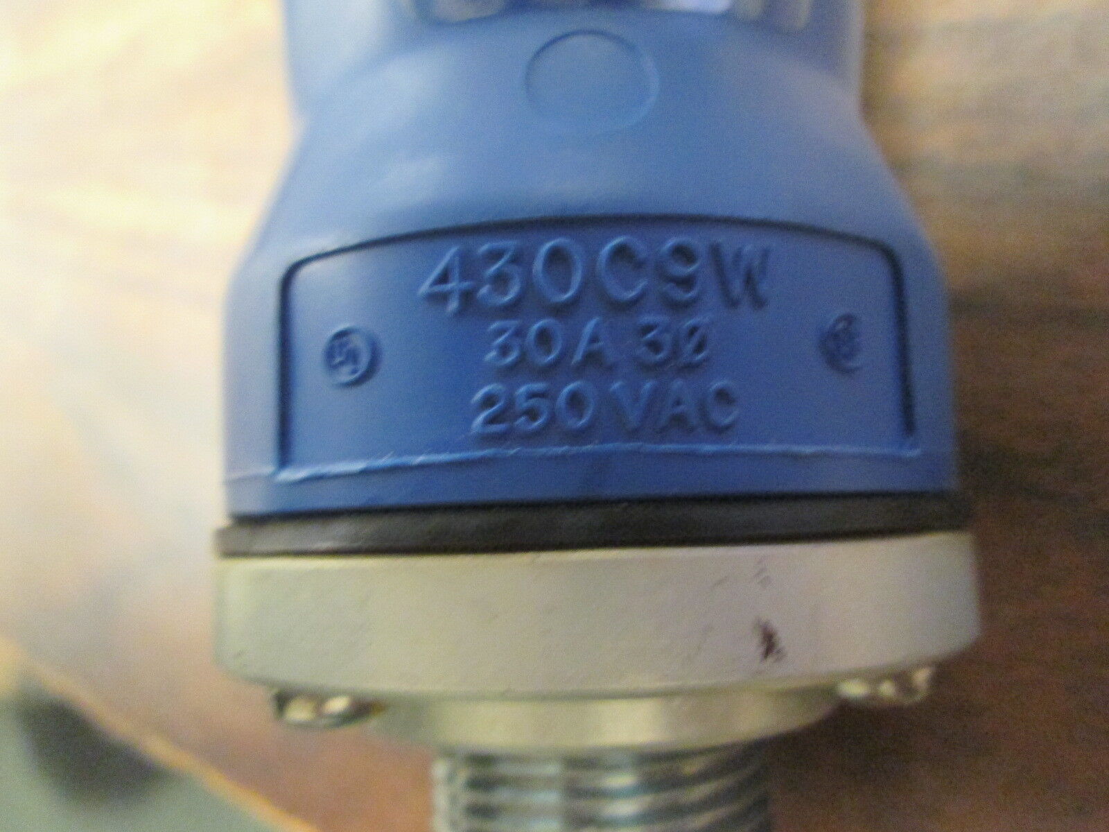 Hubbell Connector 430C9W 30A 250V 3Ph *Conduit End* Used