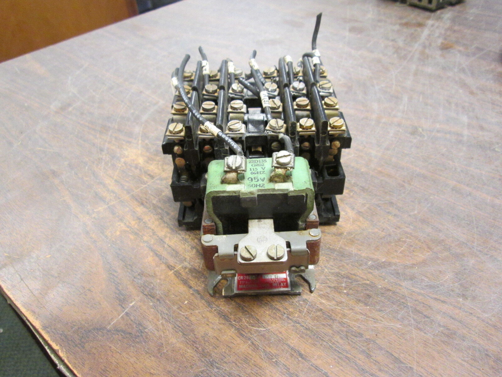 GE Machine Tool Relay CR2810A14EG 10A 600V 115V Coil Used