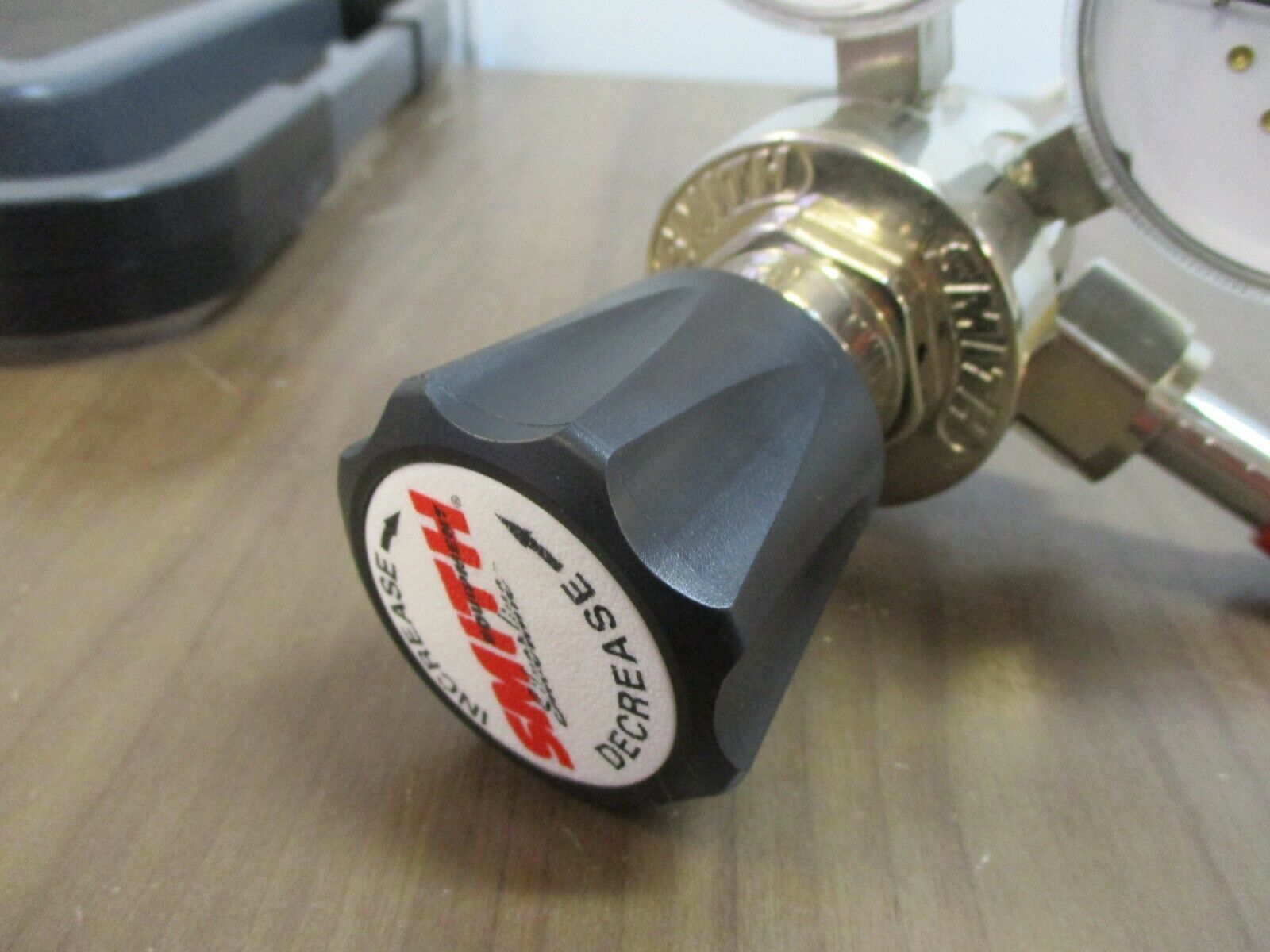 Smith Silverline Regulator 113 3000PSI Used