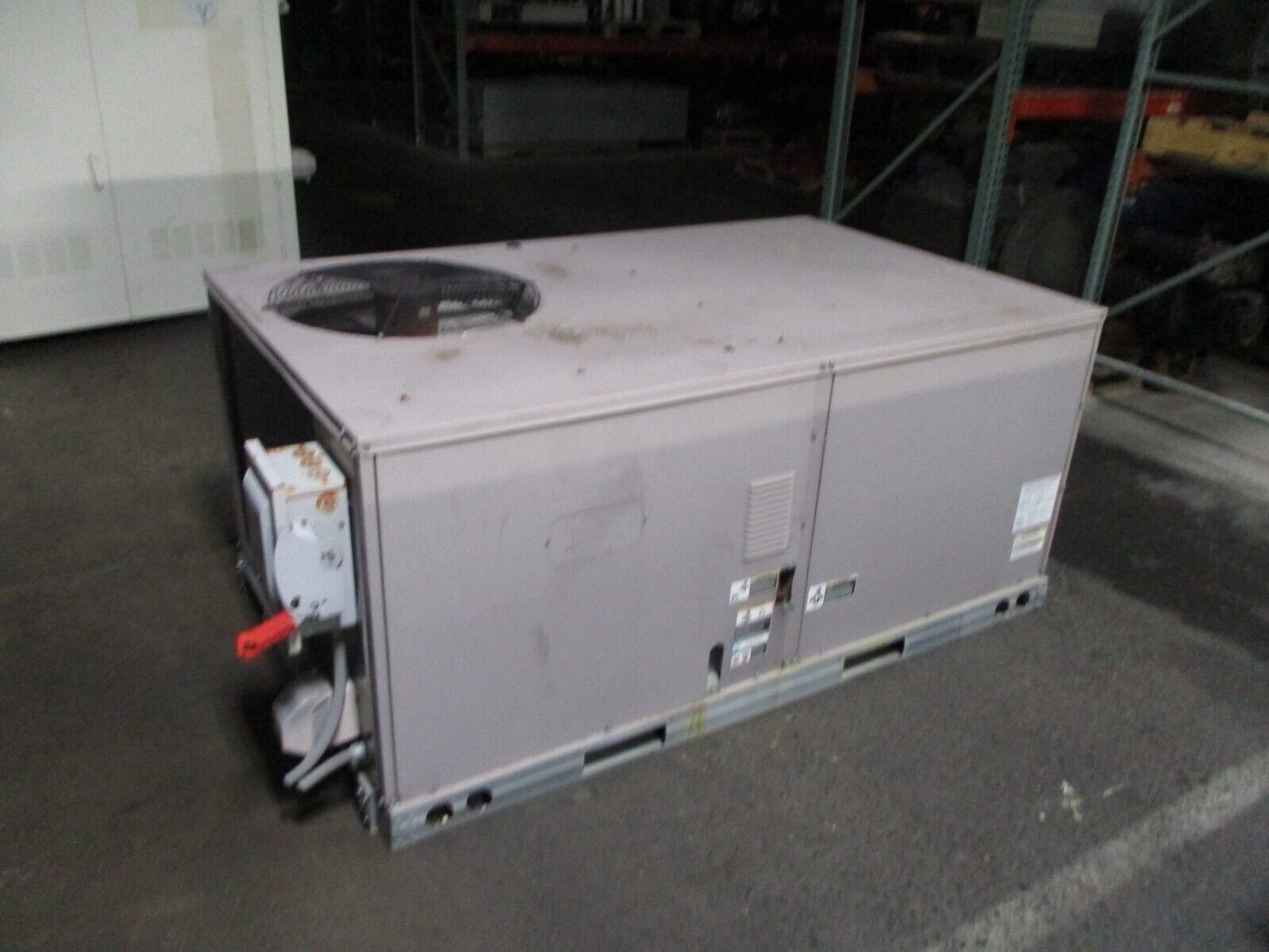 Carrier 48TFRooftop Unit 48TFE006---611-- 5 Ton 460V 3Ph Medium Heat Option Used