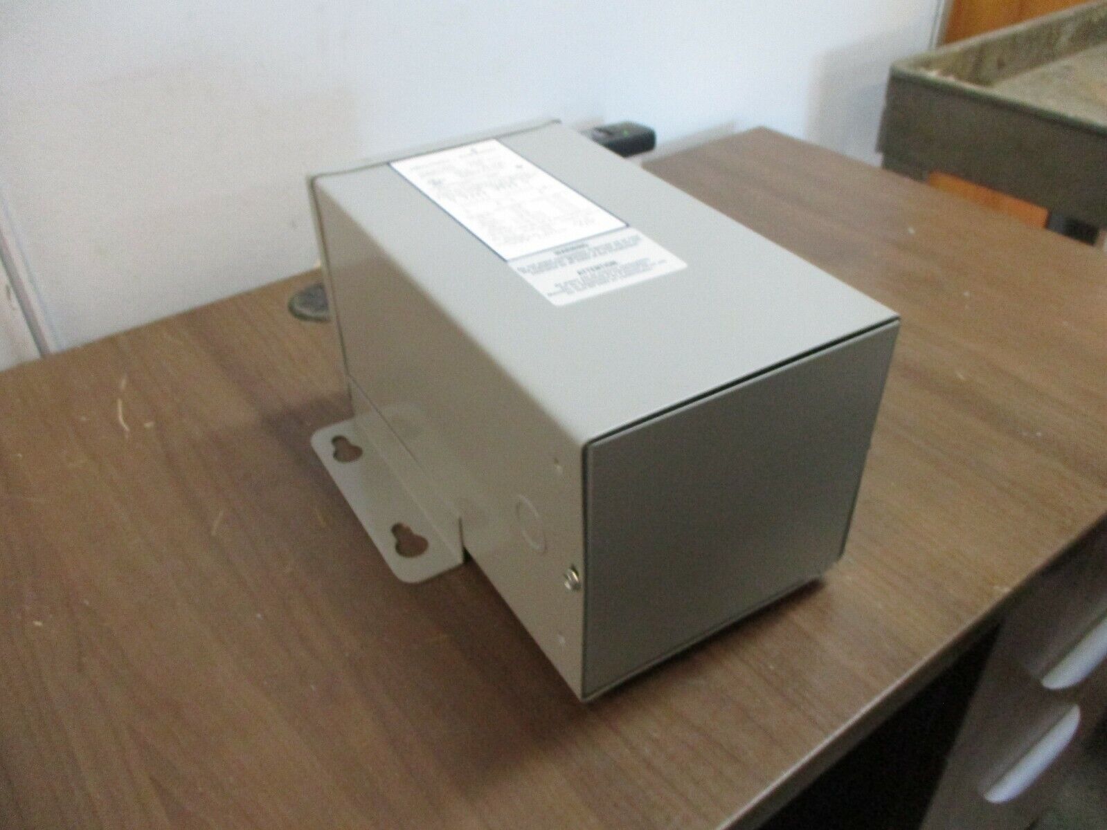 Emerson Hevi-Duty Transformer HS14F3BS 3kVA Pri: 190//220x380//440V 3R Enclosure