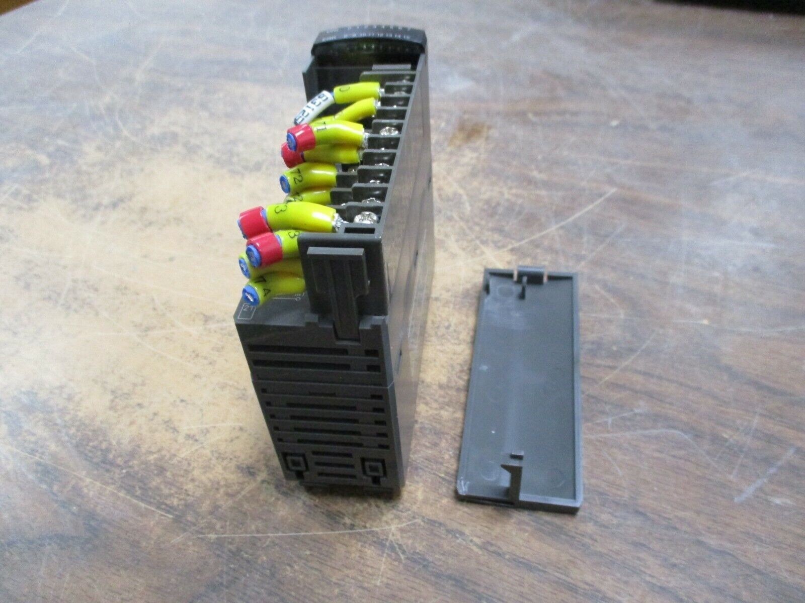 Fuji Electric Digital Output Module NP1Y16U09P6 12-24VDC 0.6A, Used