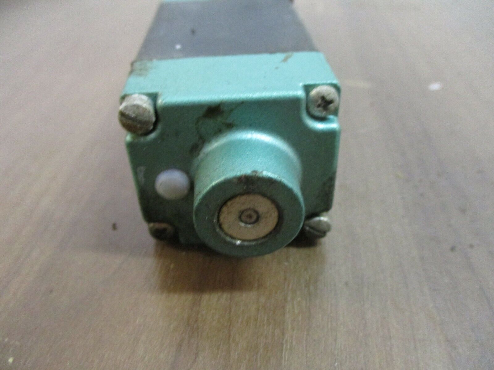Numatics Solenoid Valve 081SS615M000061 150PSIG 24VDC 0.25A Used