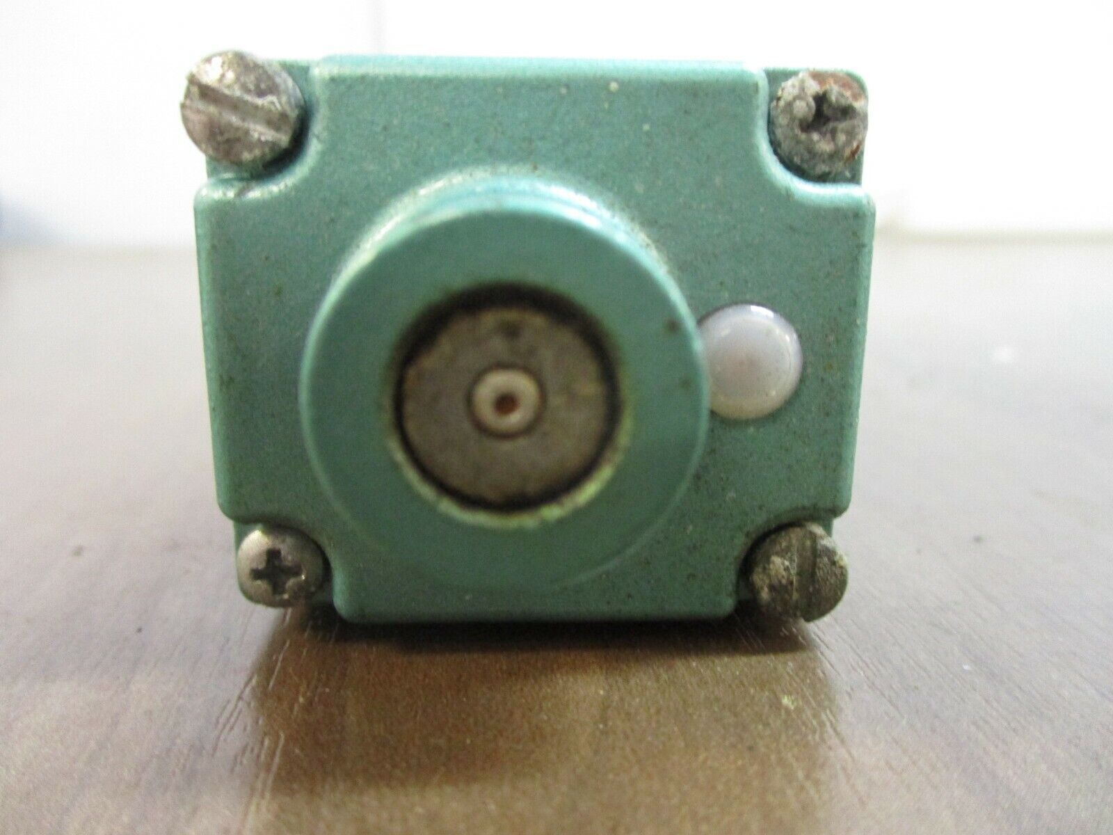 Numatics Solenoid Valve 081SS615M000061 150PSIG 24VDC 0.25A Used