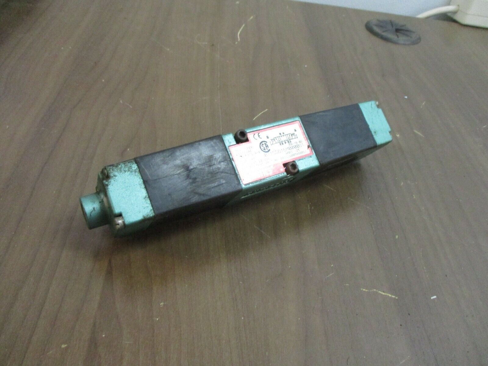 Numatics Solenoid Valve 081SS615M000061 150PSIG 24VDC 0.25A Used
