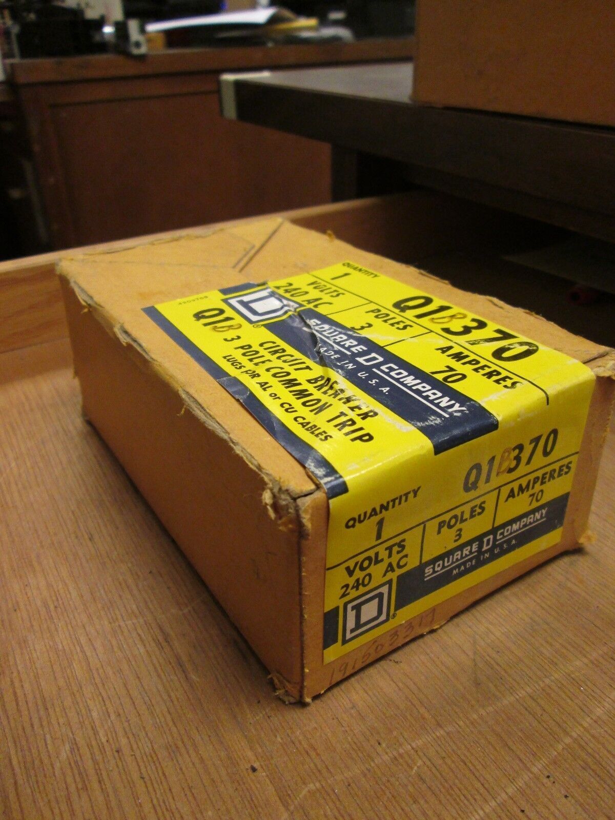 Square D Q1B Circuit Breaker Q1B370 70A 240VAC 3P New Surplus