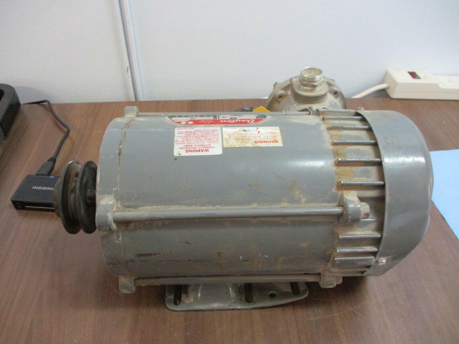 Dayton AC Induction Motor 3N370R 1HP 1800RPM 230/460V 4.6A 3Ph 60Hz Used