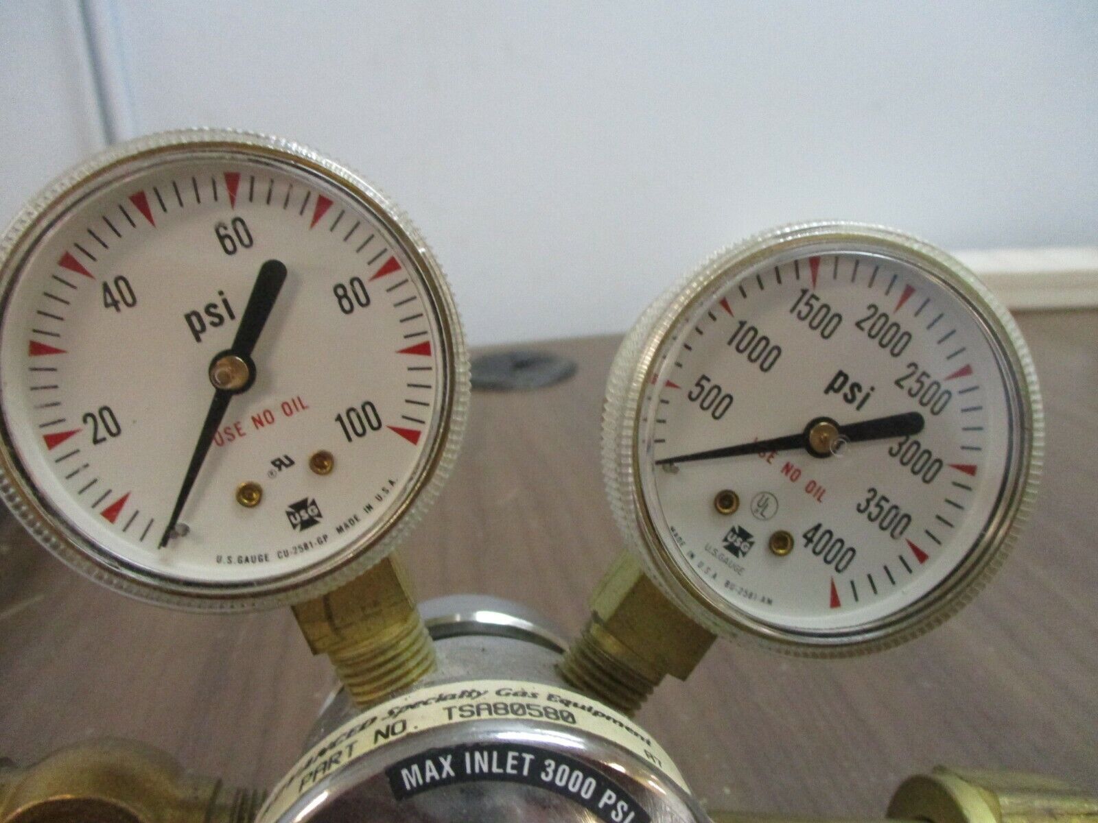 Advanced Specialty Gas Equipment Gas Regulator TSA80580 3000PSI Used