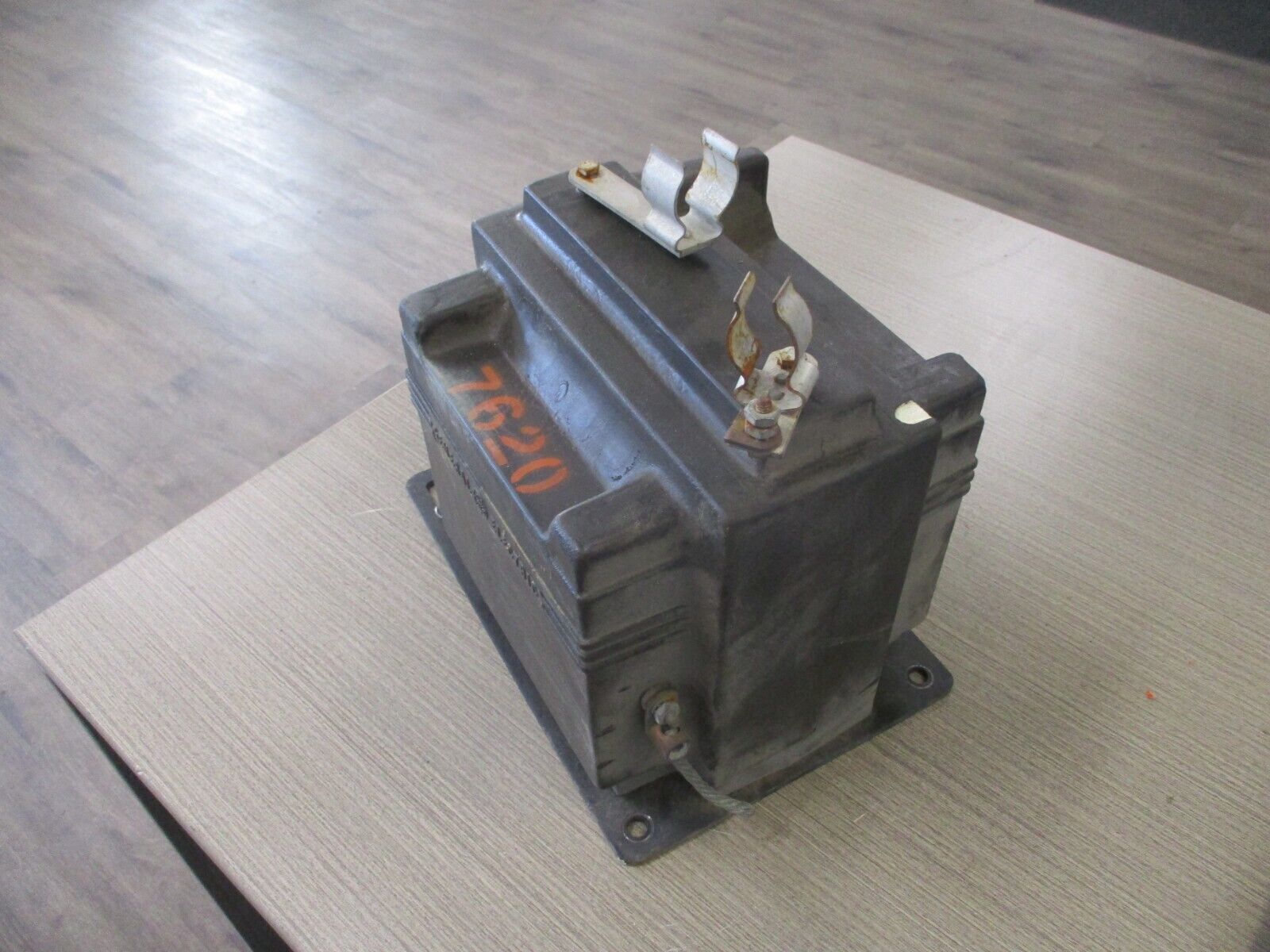 GE Type JVM-5 Voltage Transformer 765X21G60 1500VA Pri :7620V Ratio 63.5:1 Used