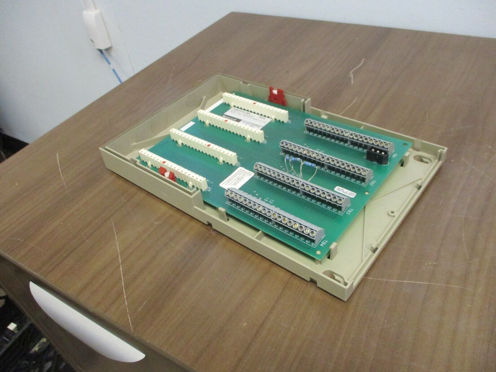 Honeywell XL500 Ext. Wiring Base 14507274-001 Used