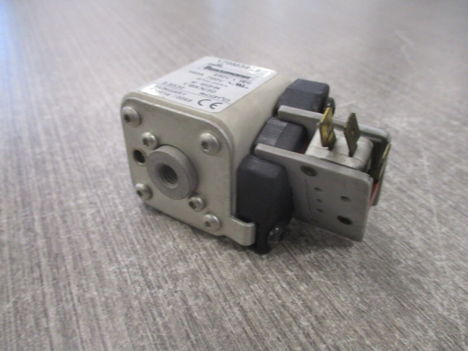 Bussmann Fuse 170M3464 160A 700V Used