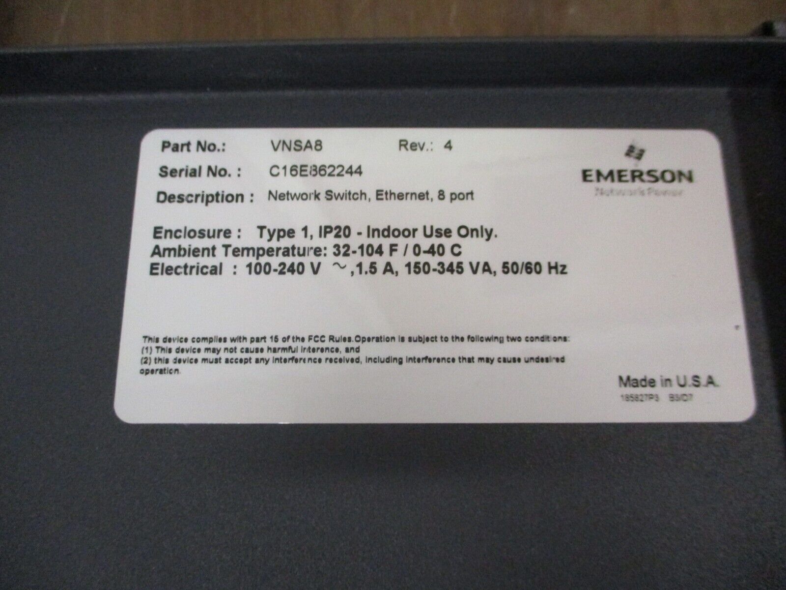Emerson Liebert Network Switch VNSA8 Rev. 4 8-Port *No Key* Used