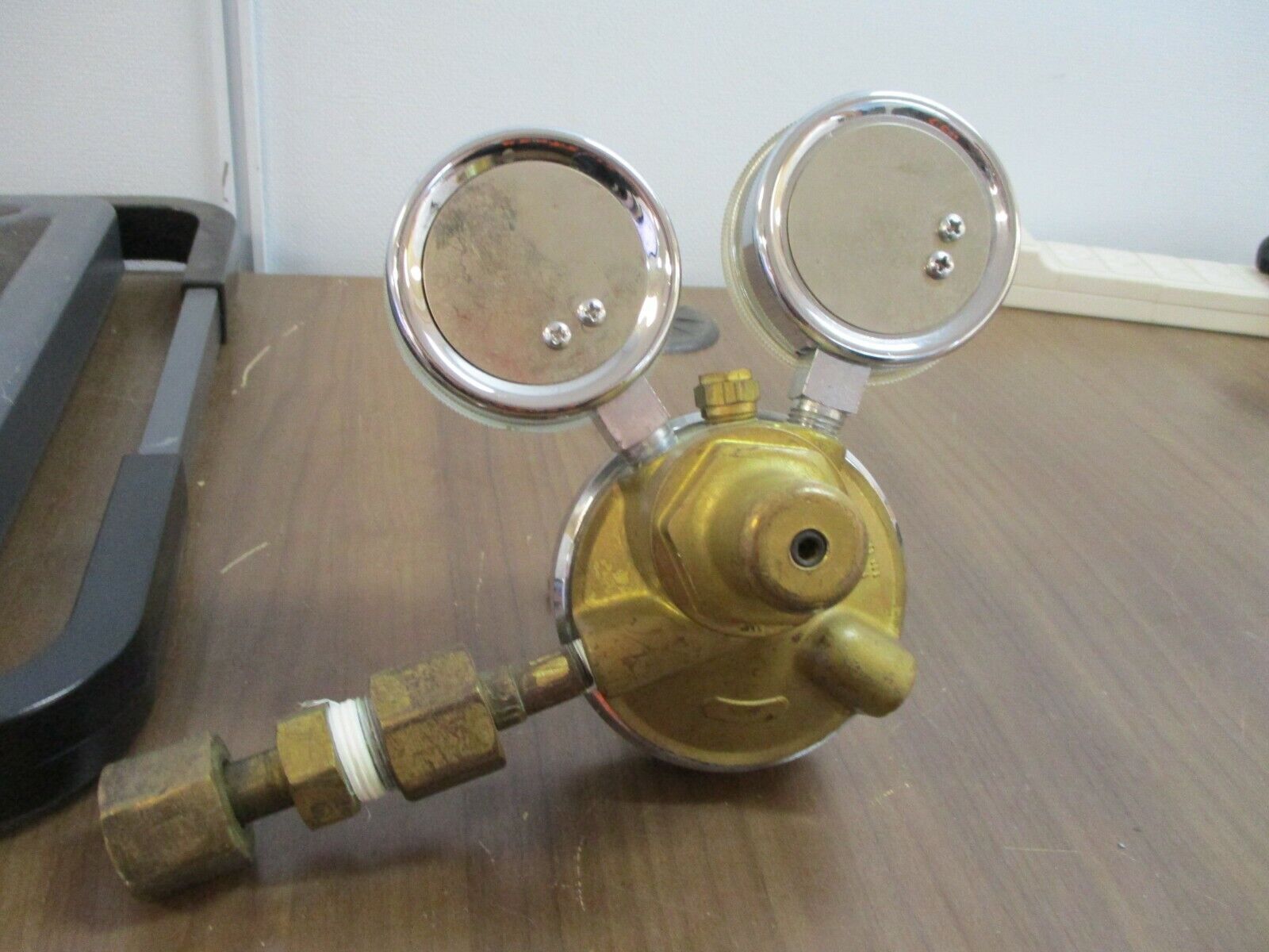 Matheson Gas Regulator 8H-590 3000PSI Used