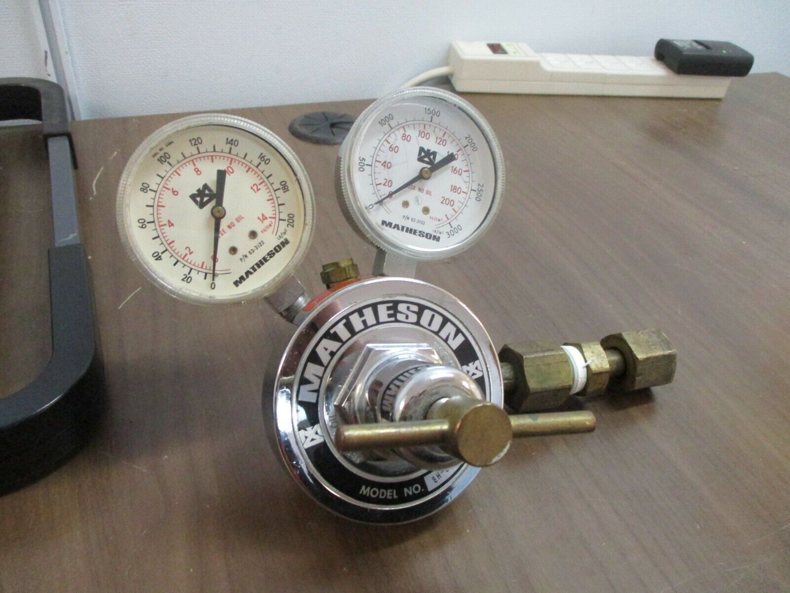 Matheson Gas Regulator 8H-590 3000PSI Used