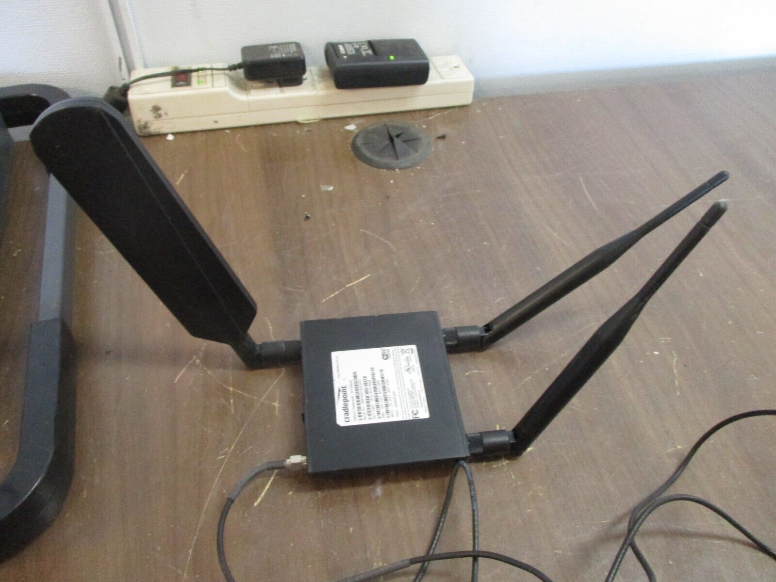 Cradlepoint Verizon SIM Wireless Router IBR600LPE-VZ 4G LTE 802.11n Used