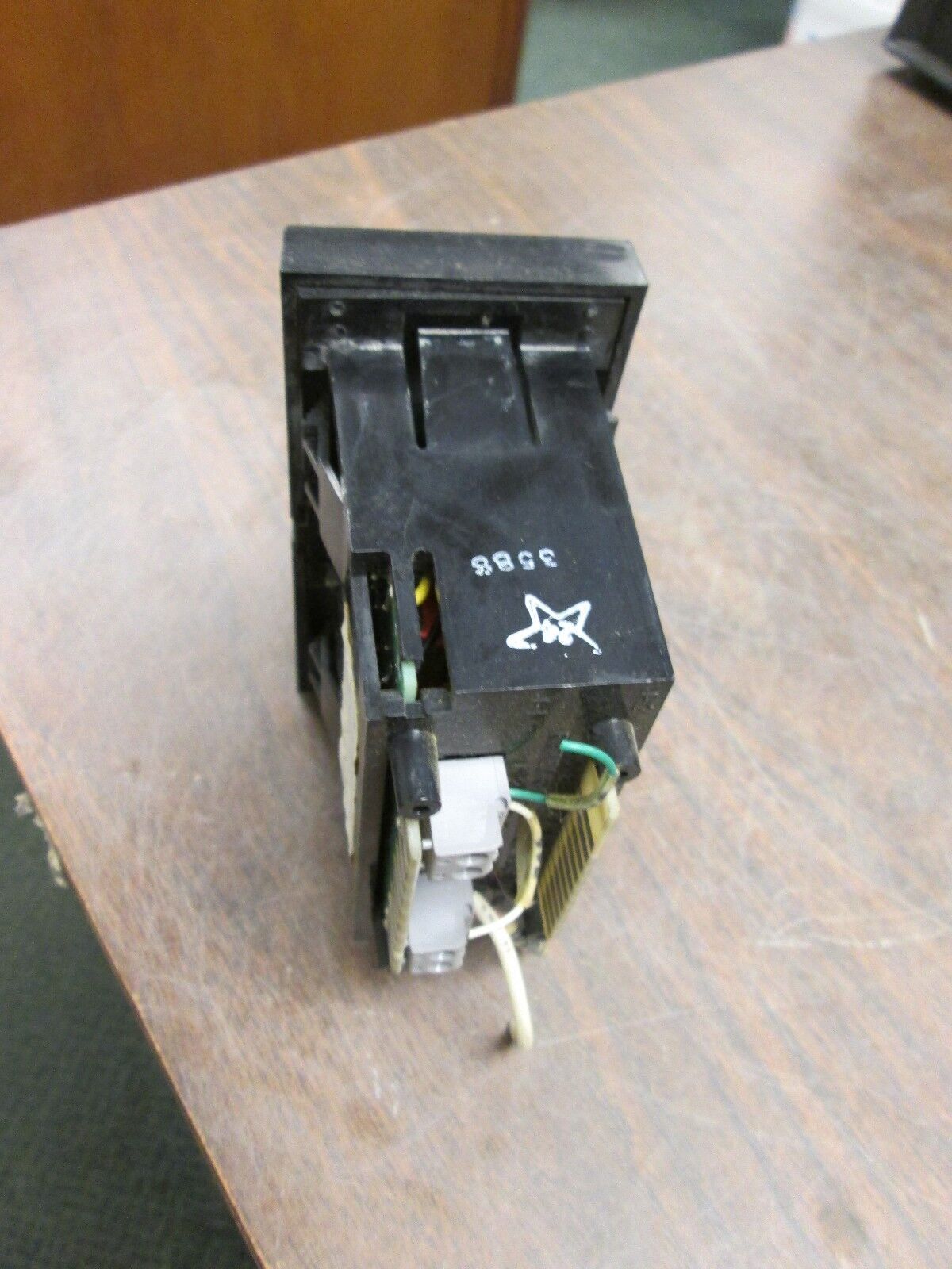 Namco Model 0040 Digital Panel Meter LFE: CA-4308-0000 120V 50/60Hz Used