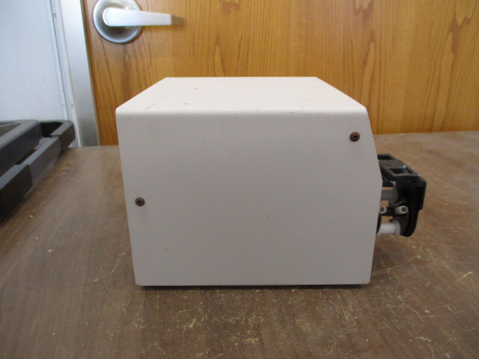 Welch Rietschle Thomas Peristaltic Pump 3200B-01 100-230V 50/60Hz 0.3/0.15A Used