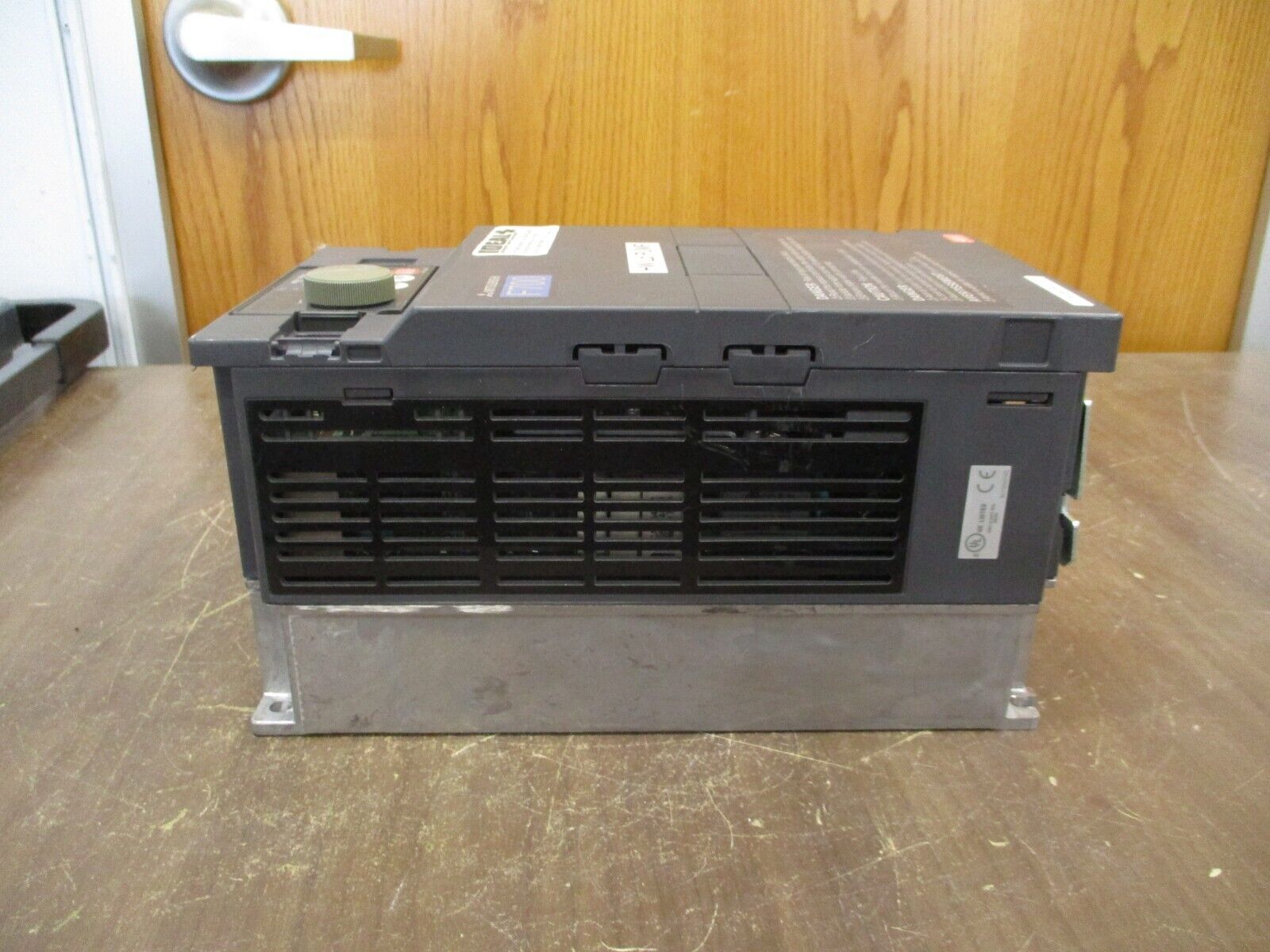 Mitsubishi F700 AC Drive FR-F740-00083-NA 5HP 3Ph w/ Keypad Used