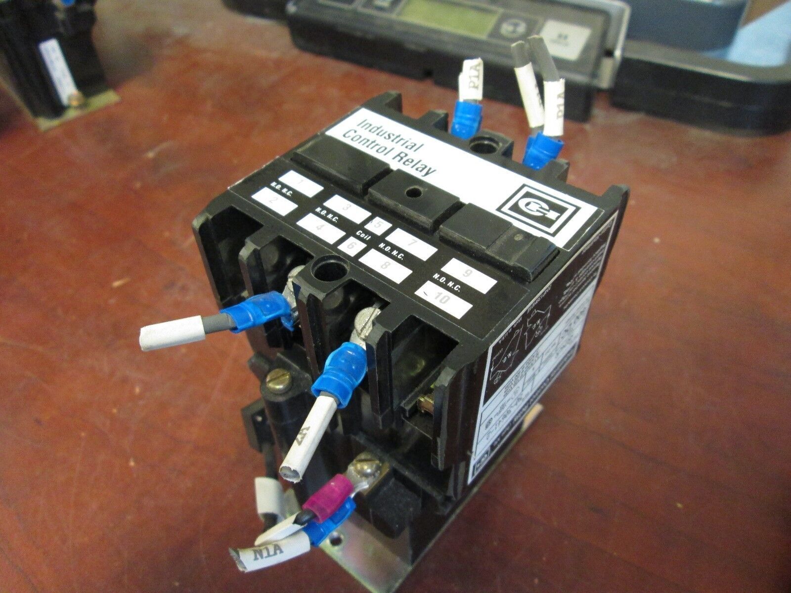 Cutler-Hammer Control Relay ARD4UR 130VDC Coil 600V Relay Used