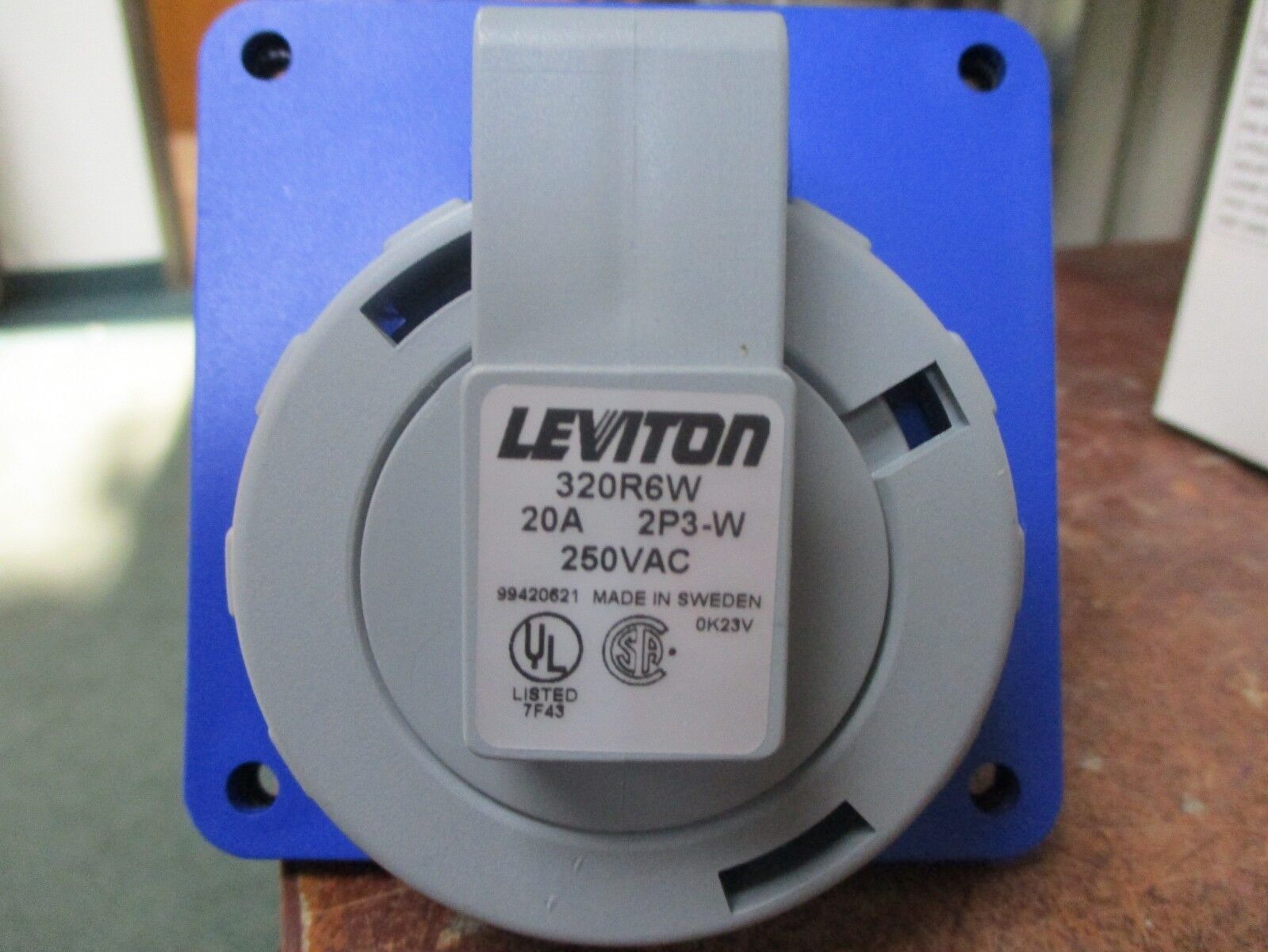 Leviton Watertight Receptacle 320R6W 20A 250V 2P 3W New Surplus