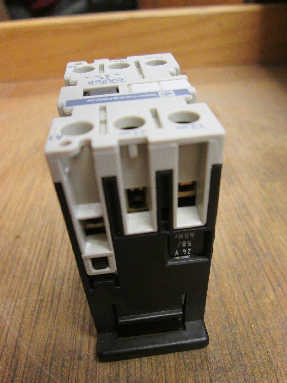 Telemecanique Control Relay CA2SK11 10A 500V 24V Coil Used