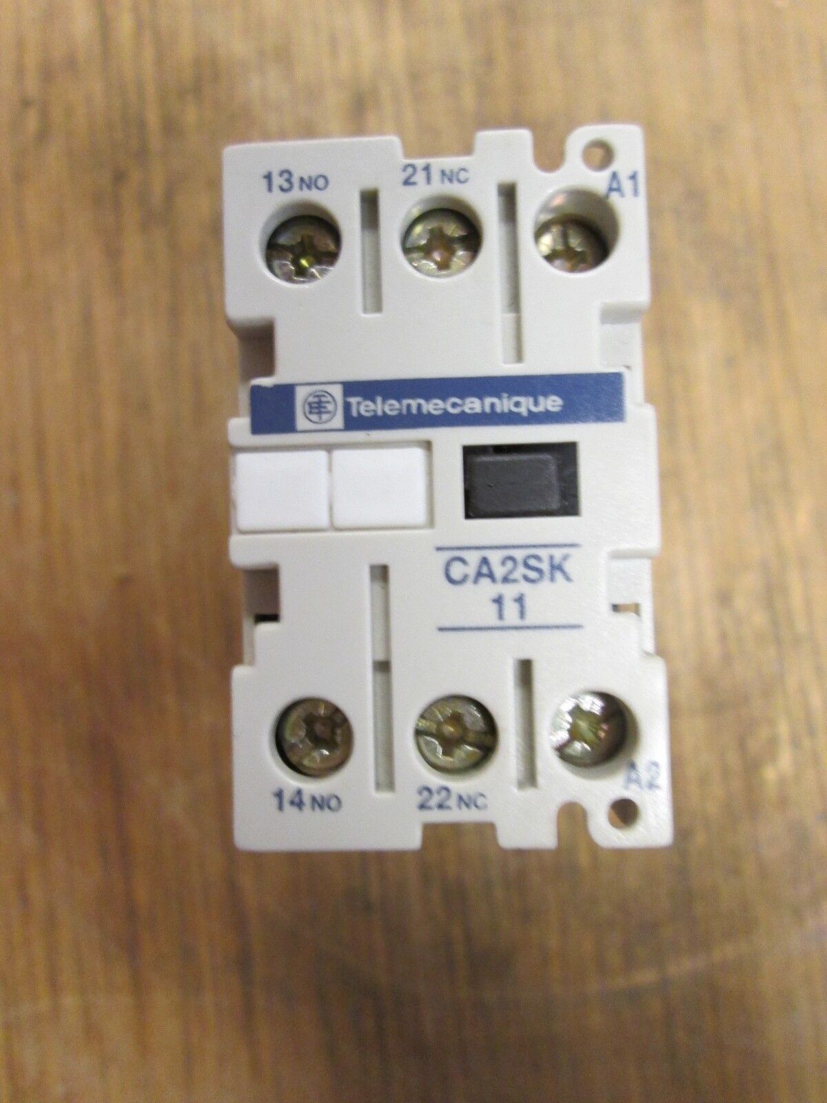 Telemecanique Control Relay CA2SK11 10A 500V 24V Coil Used