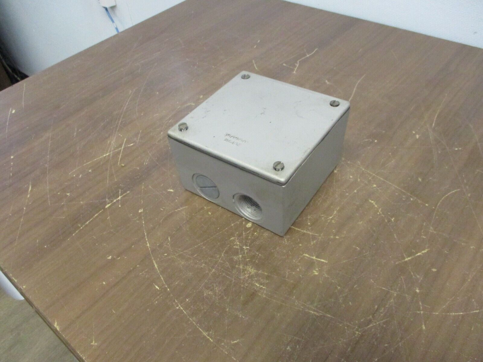Red Dot Device Box 2CFSB Used