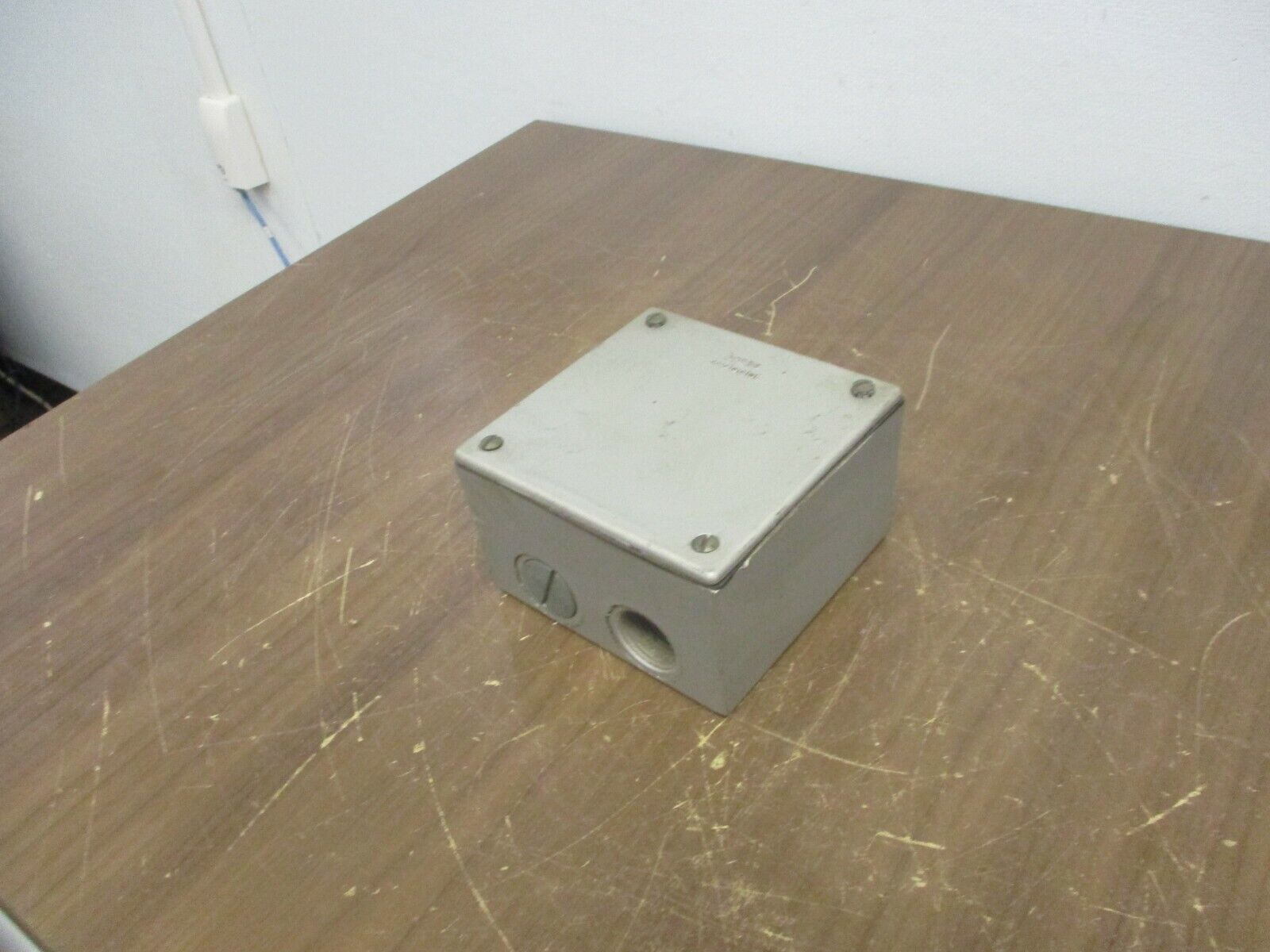 Red Dot Device Box 2CFSB Used